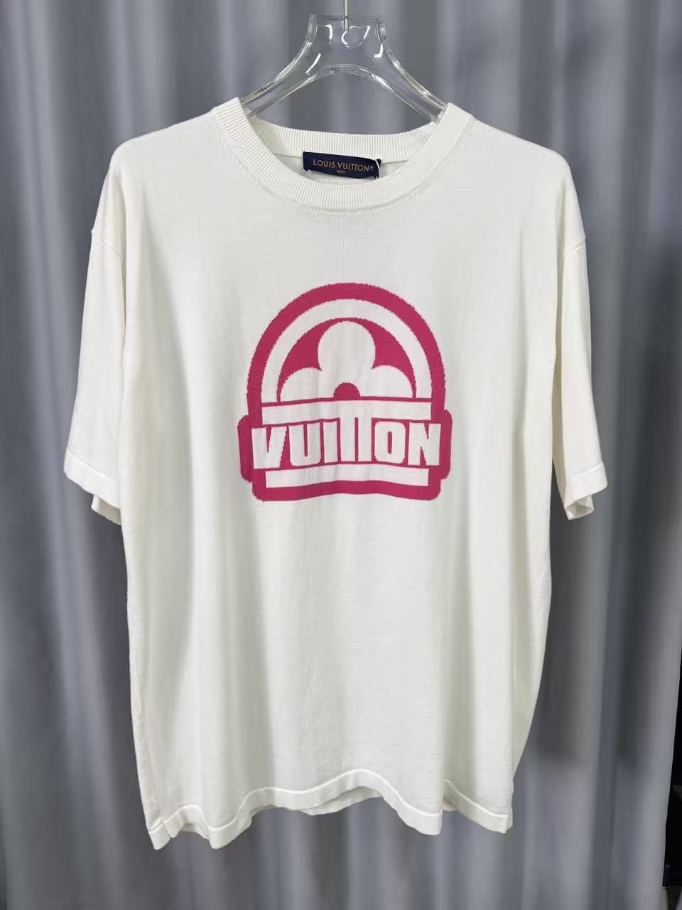 Louis Vuitton Louis Vuitton Pink Logo T-Shirt Size XL Size US XL / EU 56 / 4 - 1 Thumbnail