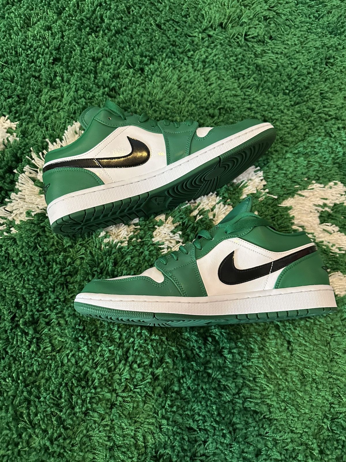 Jordan Brand Jordan 1 Low Pine Green Sneakers 11 Size US 11 / EU 44 - 3 Thumbnail