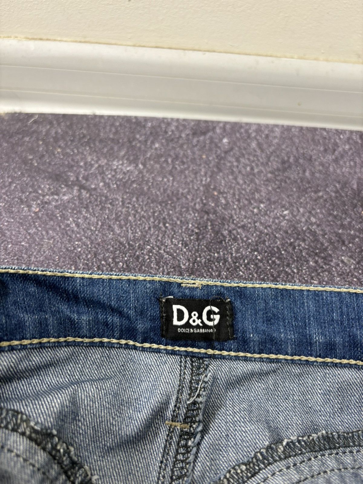 Dolce & Gabbana Vintage Dolce & Gabbana Women’s Embroidered Logo Denim Jeans Size 34" / US 12 / IT 48 - 17 Thumbnail