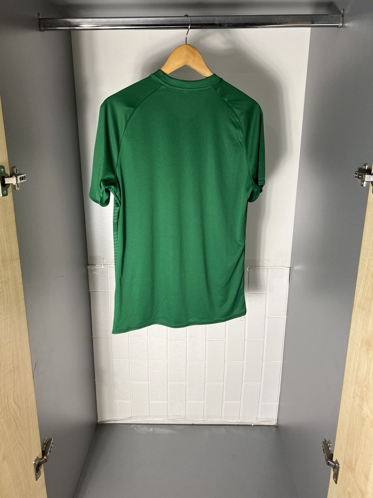Umbro VINTAGE UMBRO IRELAND SOCCER JERSEY RETRO BLOKECORE Y2K 90s Size US M / EU 48-50 / 2 - 8 Thumbnail