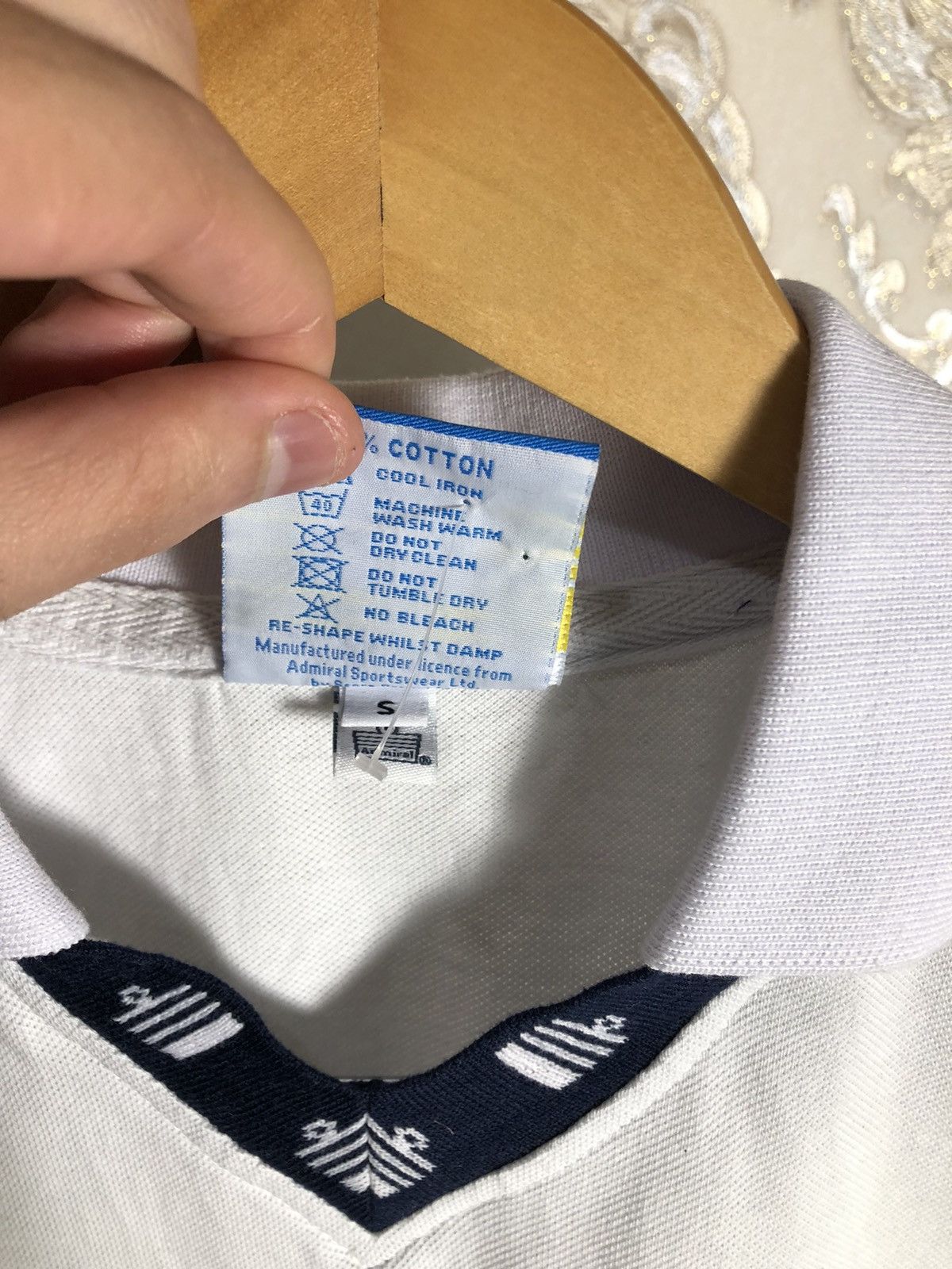 Vintage VERY RARE TOTTENHAM HOTSPUR ENGLAND SOCCER JERSEY RETRO 90s Size US S / EU 44-46 / 1 - 3 Thumbnail