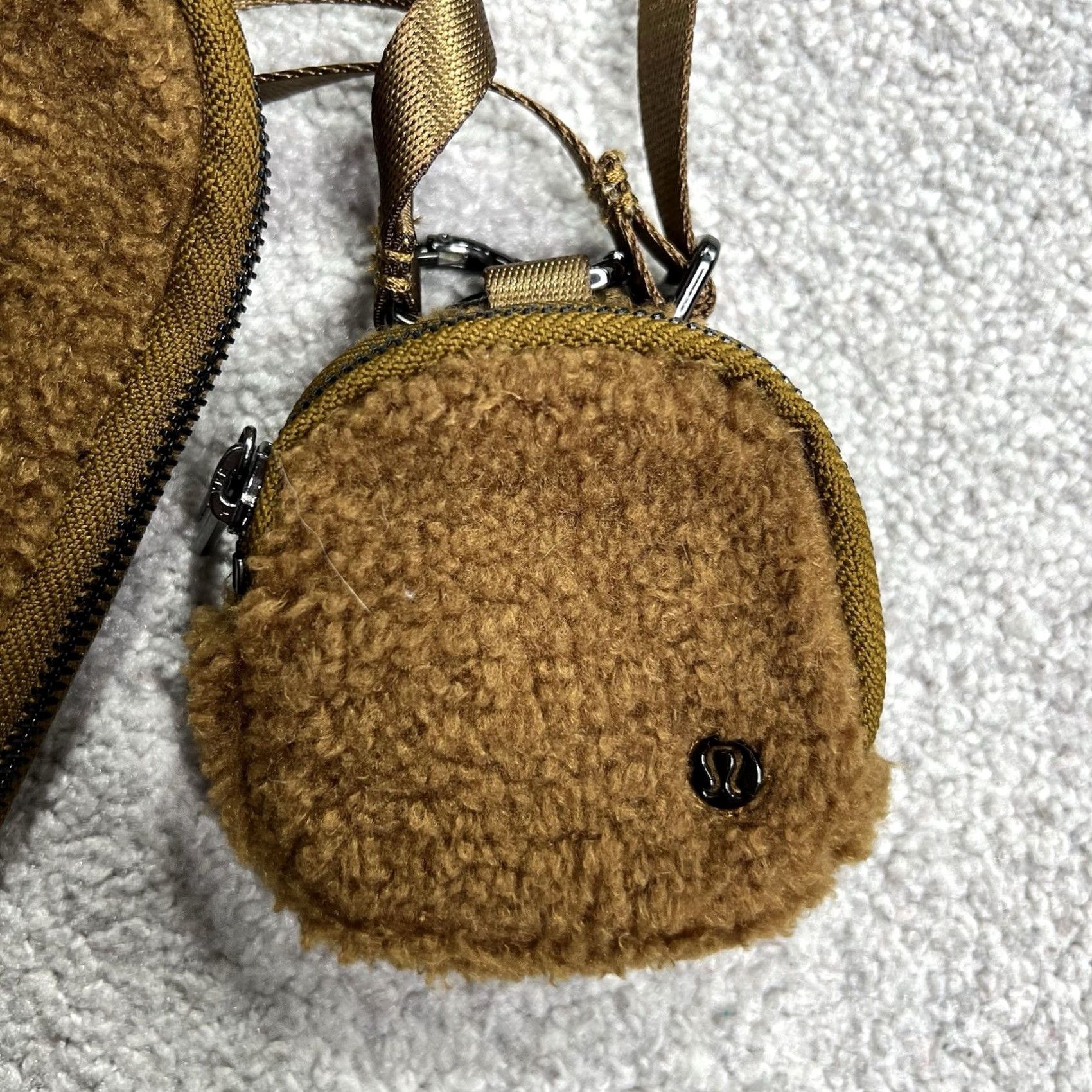 Lululemon Lululemon Modular Phone Crossbody Bag Fleece Brown Gunmetal Hardware LU9AQOS NWT Crossbody Bag Womens Small Brown Gunmetal Hardware Zipper Size S / US 4 / IT 40 - 3 Thumbnail