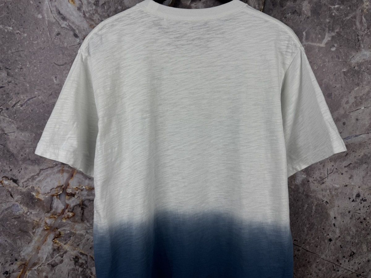 Uniqlo Mens Uniqlo x MFA Boston Hokusai Great Wave Gradient T-Shirt Size US L / EU 52-54 / 3 - 11 Thumbnail