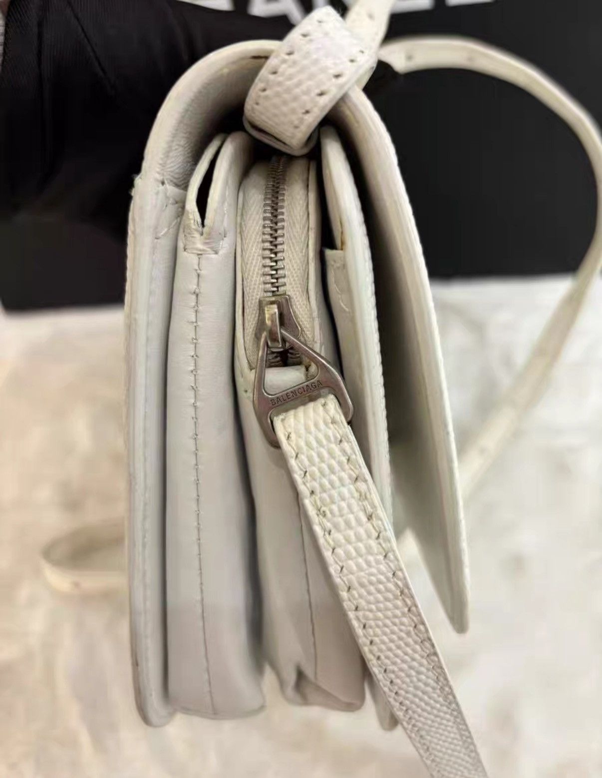 Balenciaga Balenciaga white B-logo lizard-textured box bag J38 Size ONE SIZE - 4 Thumbnail