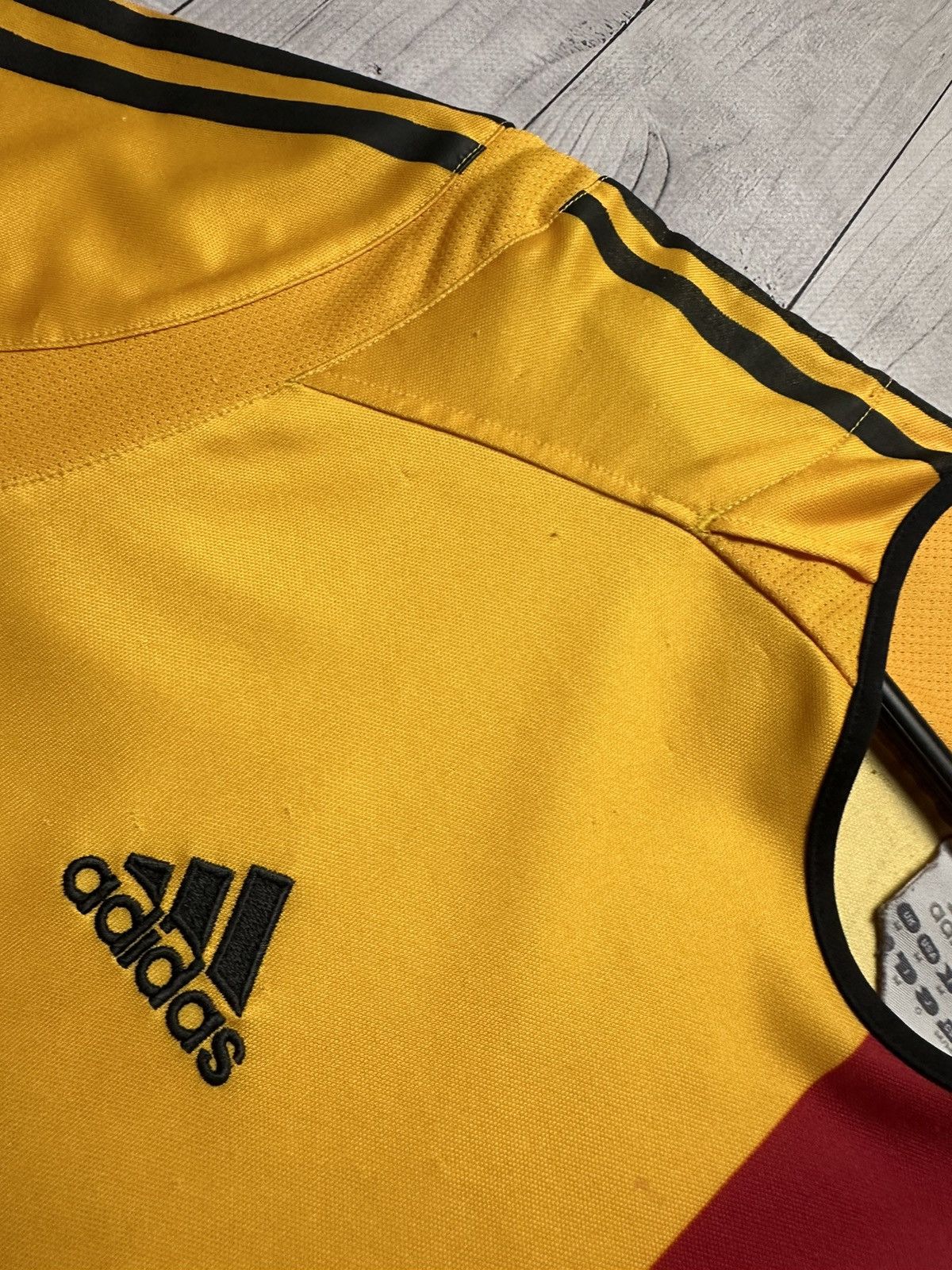 Adidas Vintage adidas Galatasaray soccer jersey size M rare Size US M / EU 48-50 / 2 - 5 Thumbnail