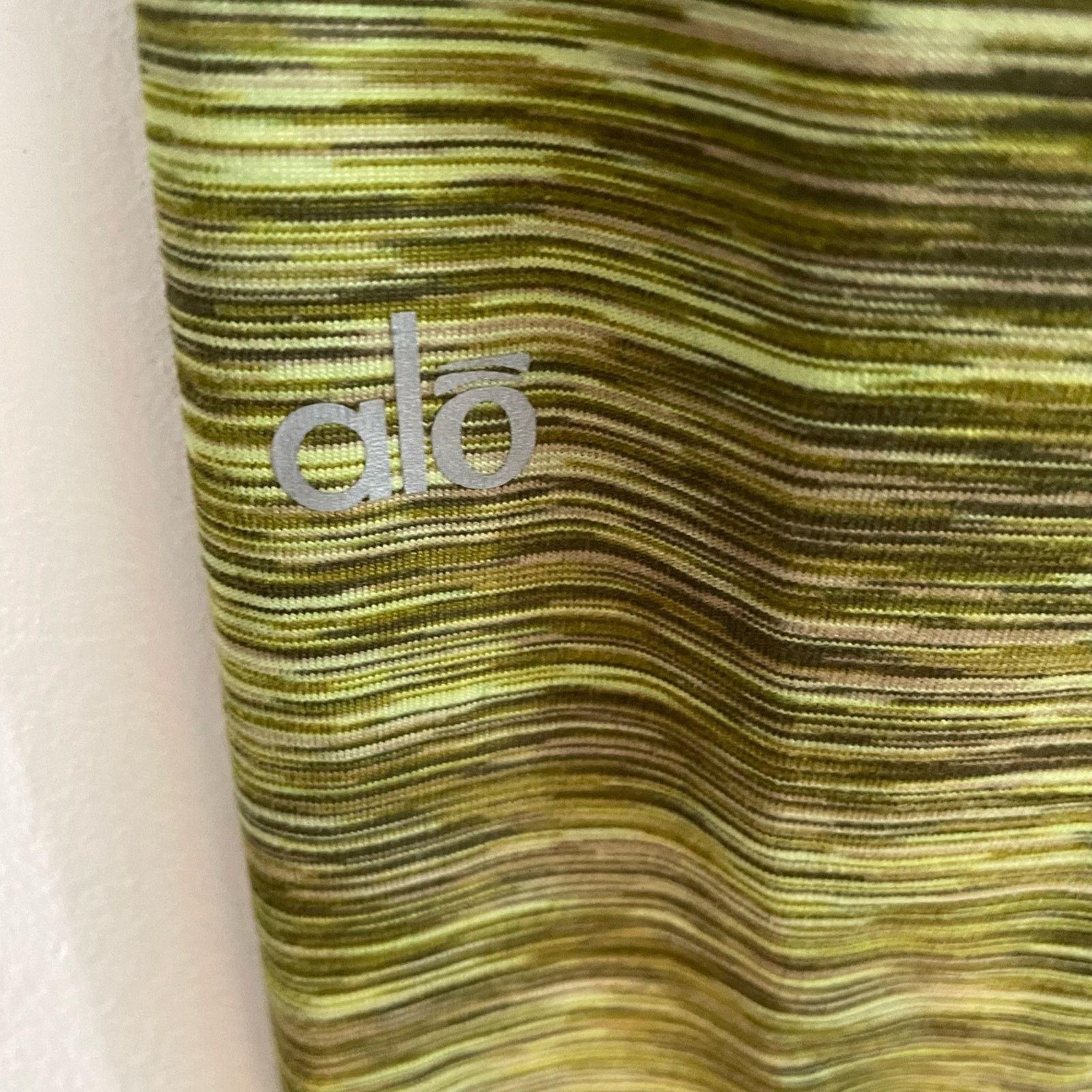 Alo Alo Yoga Green Leggings M Womens Airbush Space Dye Active Size 28" / US 6 / IT 42 - 4 Thumbnail