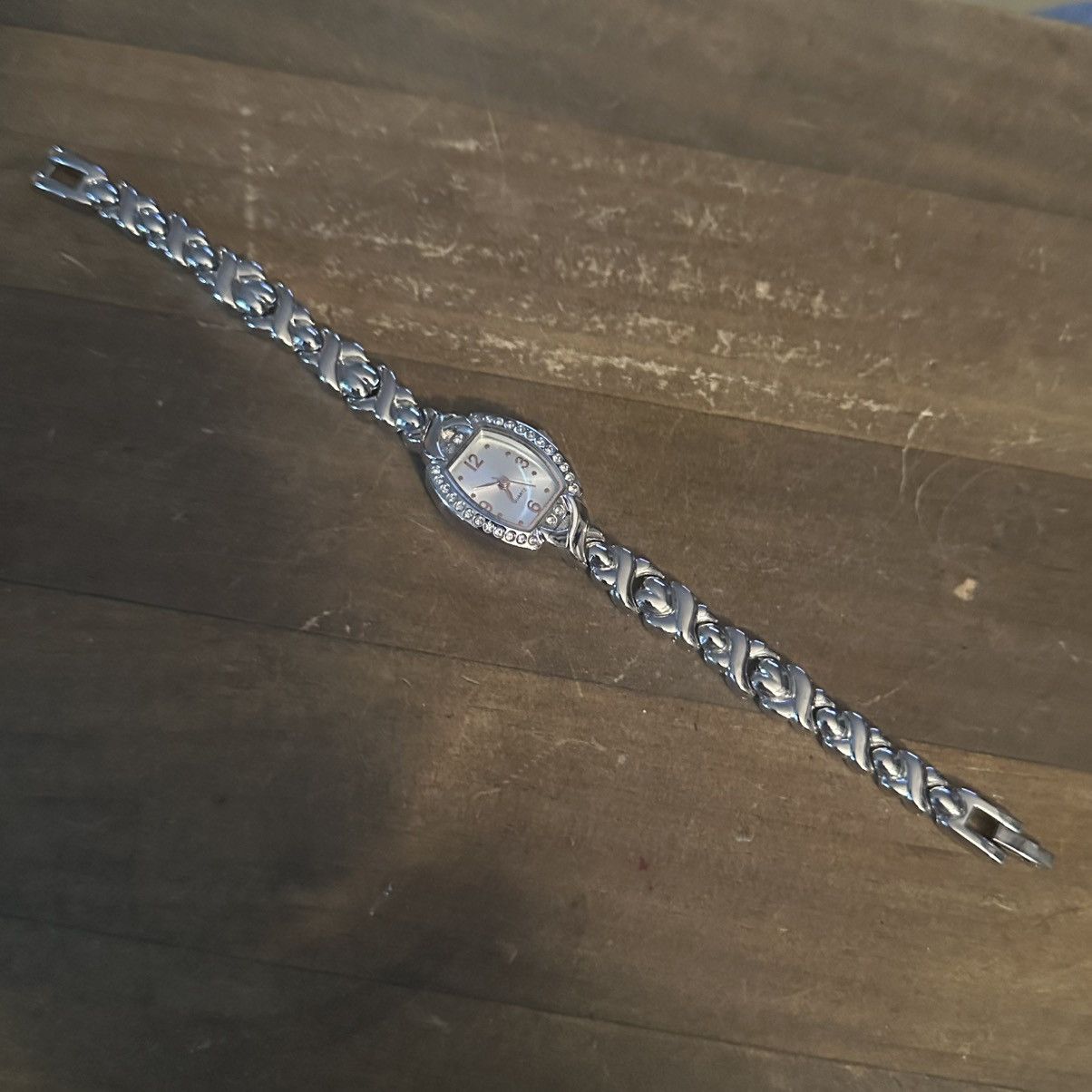 Vintage Vintage silver tone hugs & kisses watch Size ONE SIZE - 7 Thumbnail