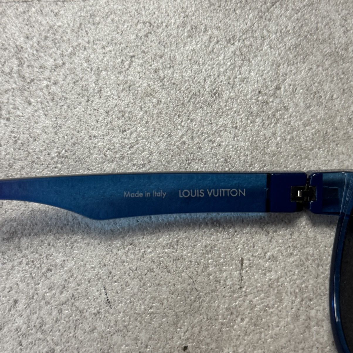 Louis Vuitton Louis Vuitton Z1190E Pilot Rainbow Blue Sunglasses Size ONE SIZE - 6 Thumbnail