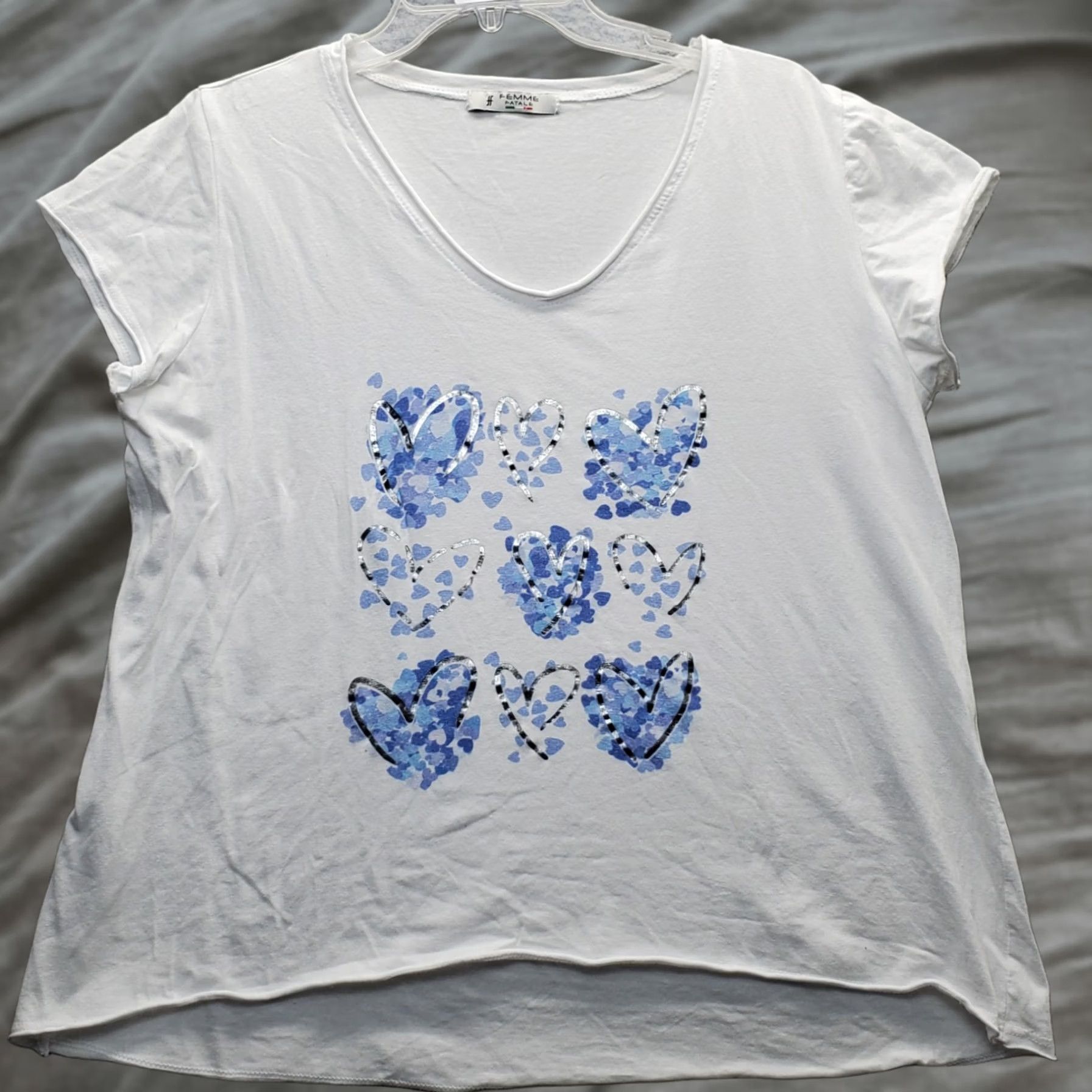 Vintage Femme Fatale Womens T-Shirt White Heart Print Short Sleeve High Low Size L / US 10 / IT 46 - 1 Thumbnail