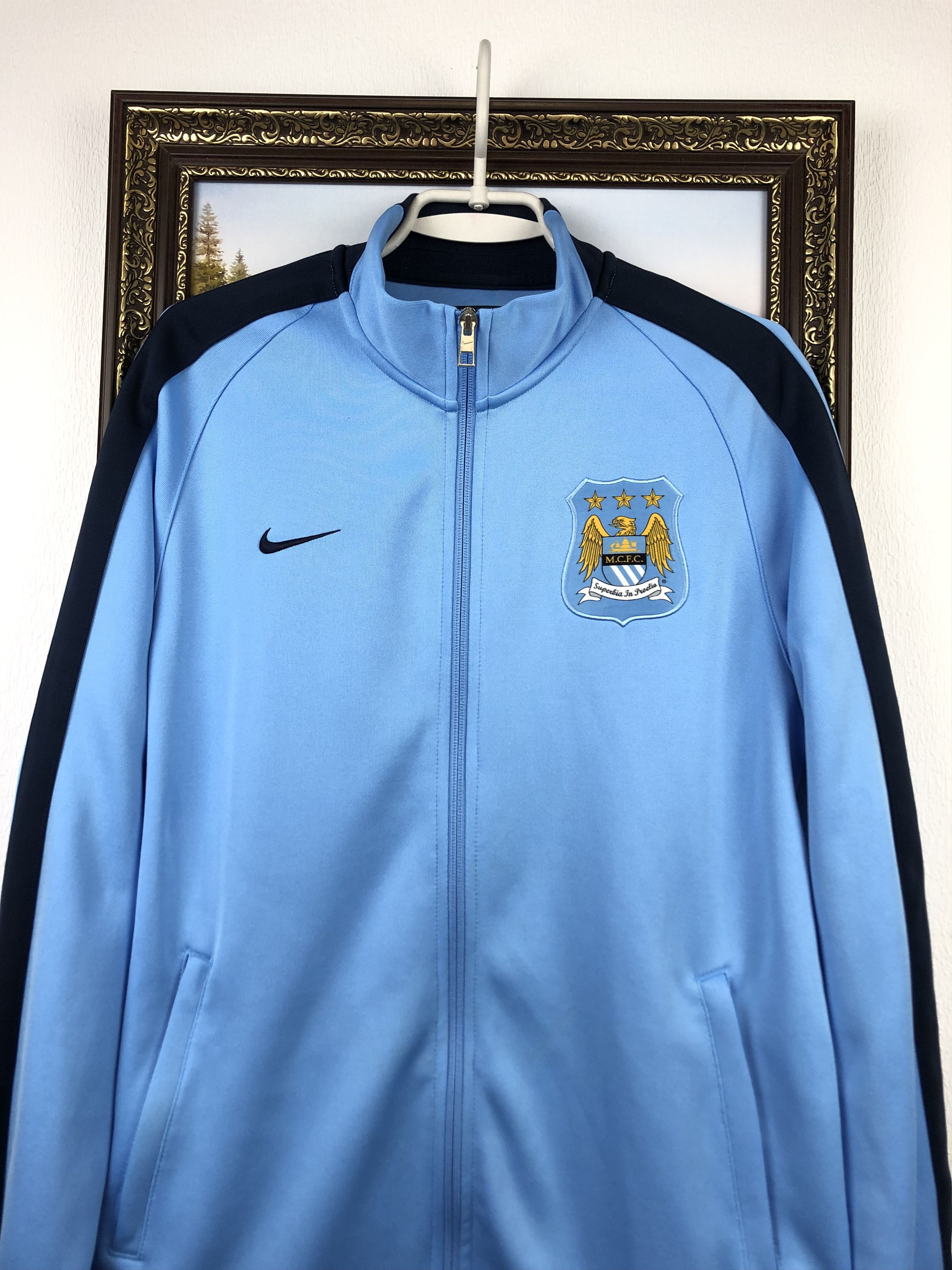 Man city nike jacket hotsell