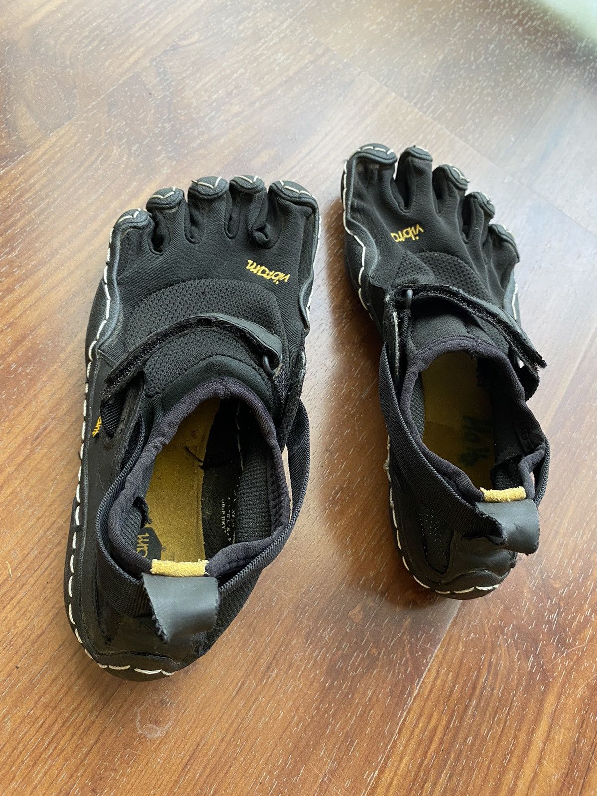 Vibram Vibram Five Fingers black shoes Size US 7 / IT 37 - 20 Thumbnail