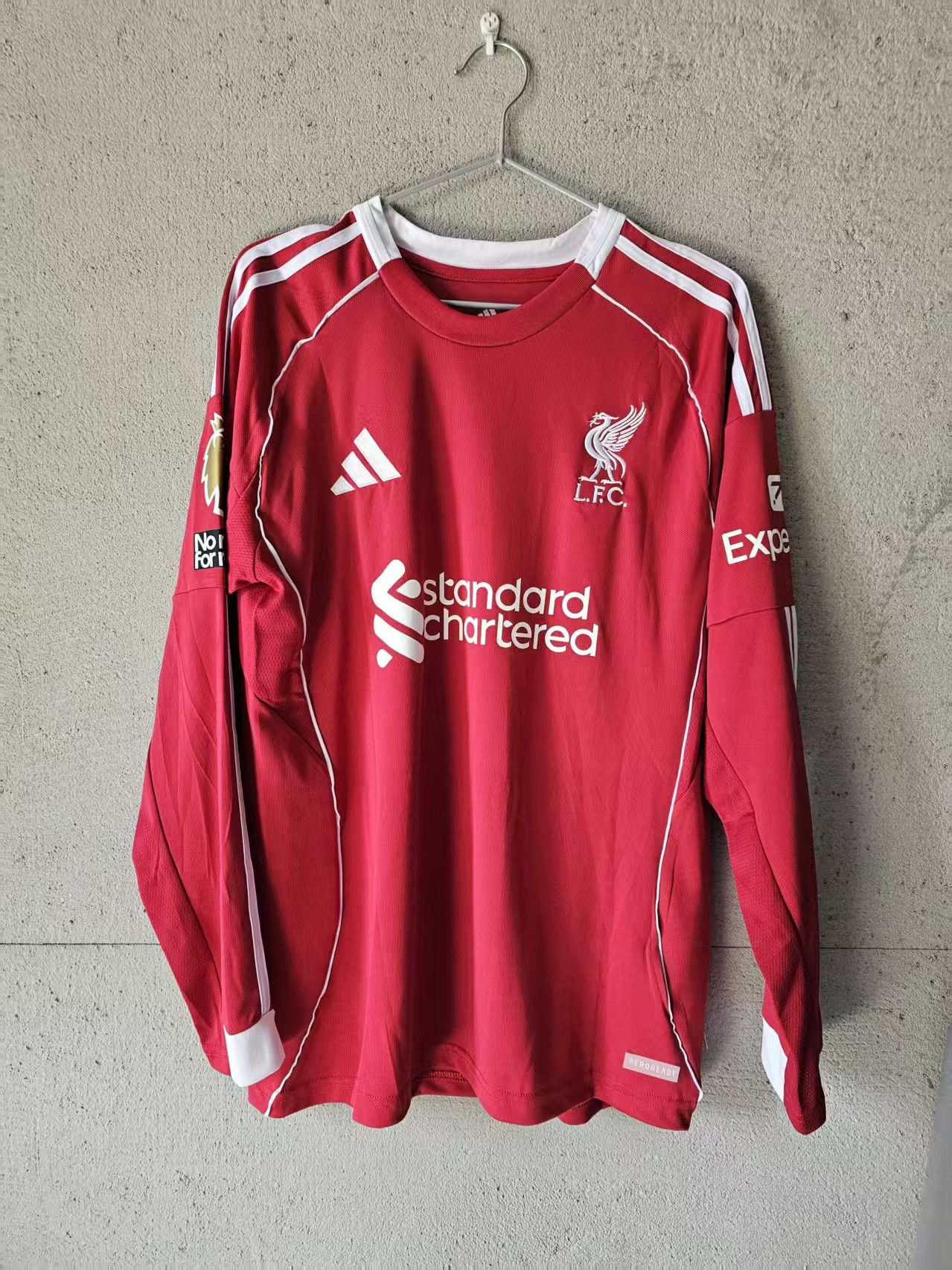 Other 2025 26 Liverpool #7 Florian Wirtz Jersey Longsleeve Size US S / EU 44-46 / 1 - 2 Thumbnail