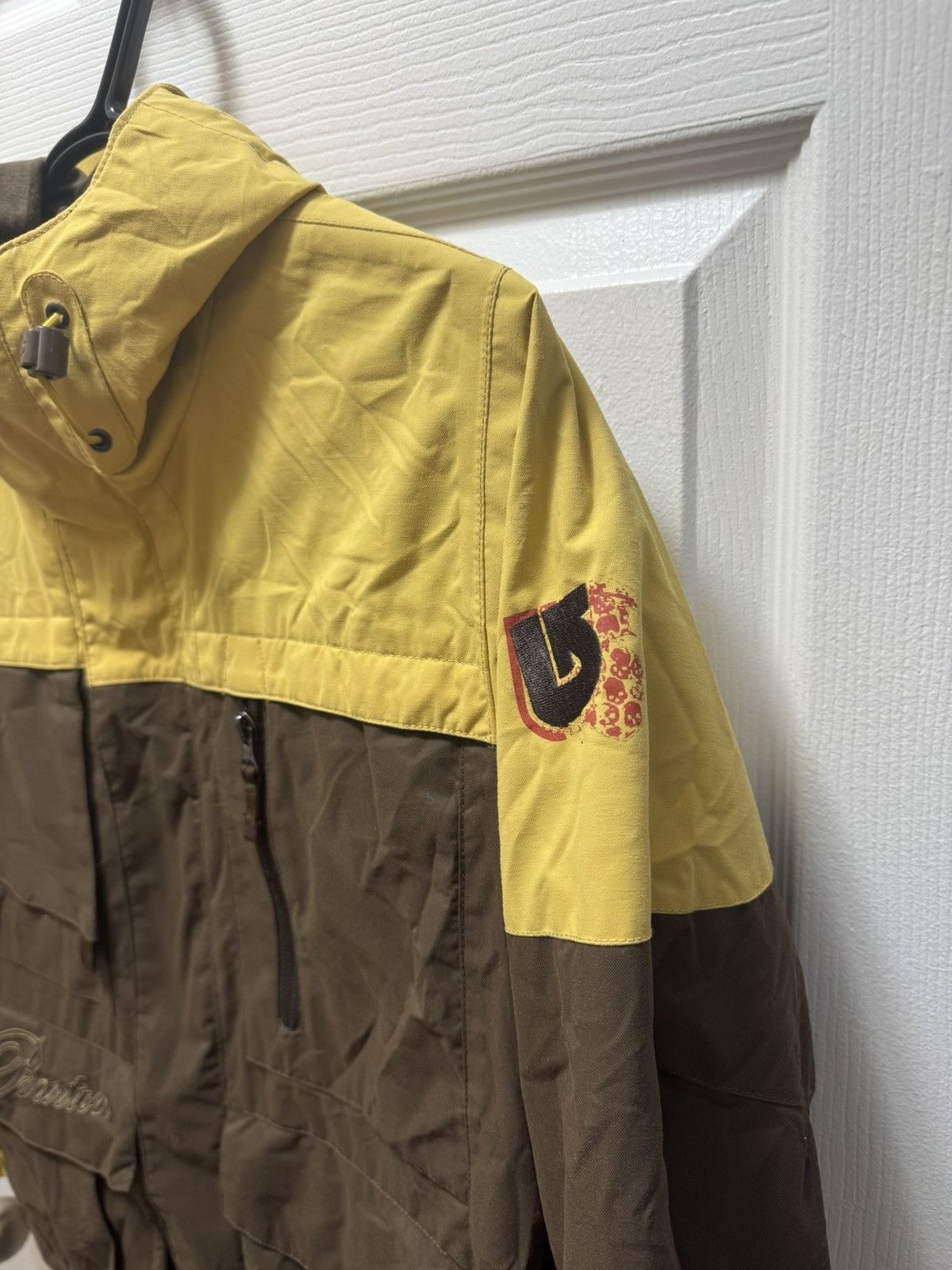 Burton Burton Y2K Snowboarding Jacket Vintage Yellow Brown Kids Size US S / EU 44-46 / 1 - 6 Thumbnail