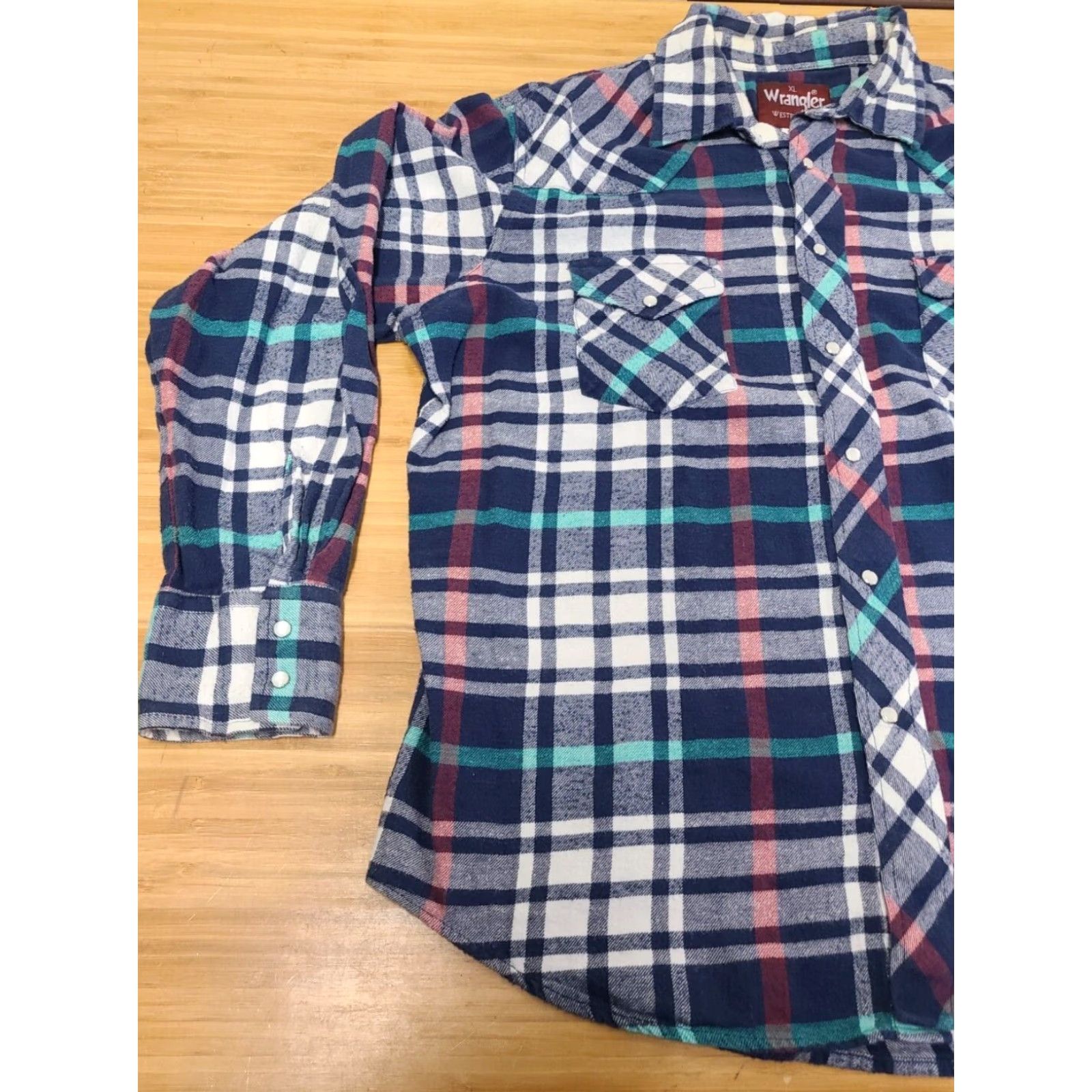 Wrangler VINTAGE Wrangler Flannel Shirt Mens XL Blue Plaid Pearl Snap 90s Cowboy Western Shirt Mens XL Blue Plaid Pearl Snap 90s Western Size US XL / EU 56 / 4 - 4 Thumbnail