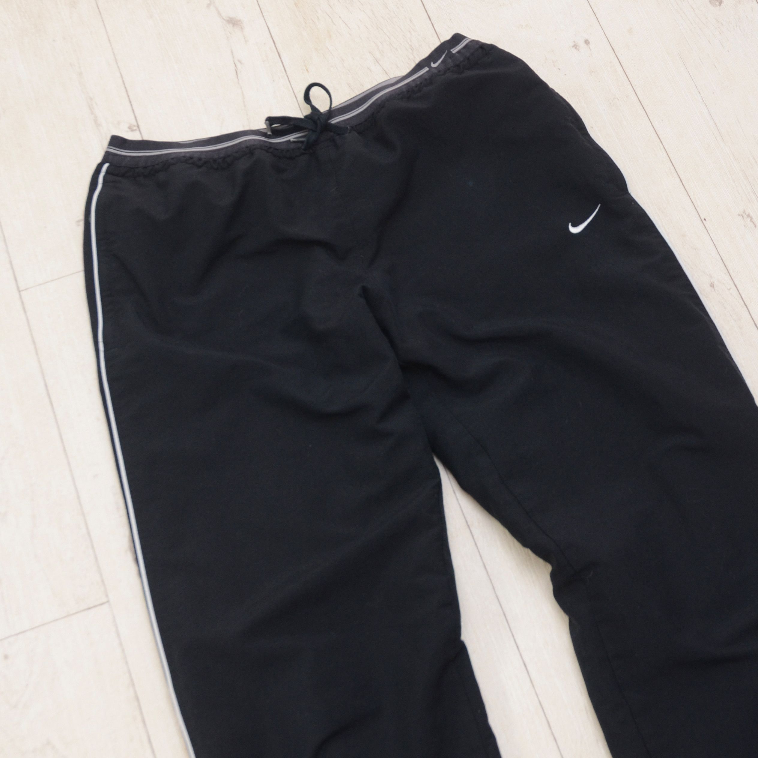 Nike Nike Track Nylon Pants Vintage Swoosh Drill Y2K Joggers Size US 32 / EU 48 - 2 Thumbnail