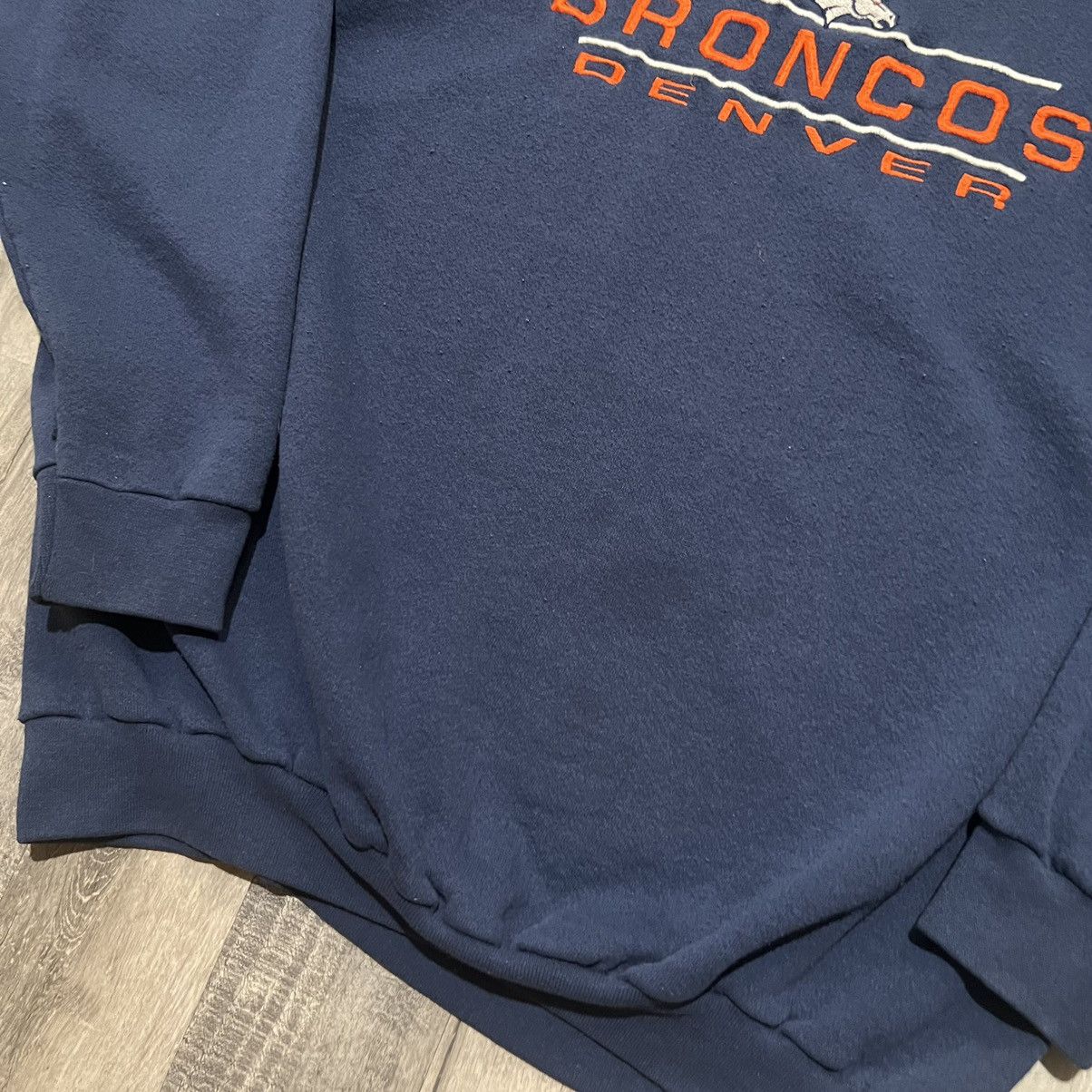 Logo Athletic × Vintage VTG Denver Broncos Logo Athletic NFL Football Sweatshirt Size US XL / EU 56 / 4 - 4 Thumbnail