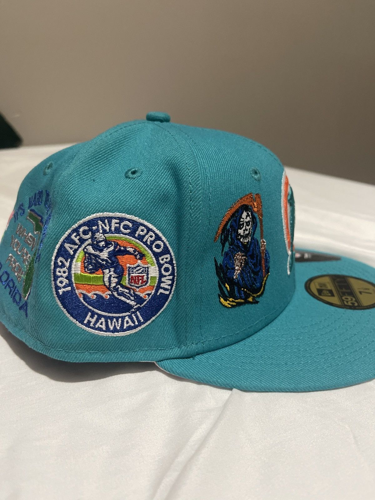 New Era Miami Dolphins fitted 7 1/8 Size ONE SIZE - 4 Thumbnail