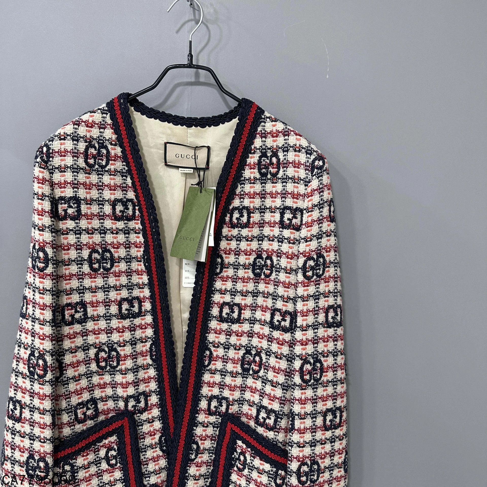 Gucci GUCCI tweed coco cardigan size 40 new with tags Size M / US 6-8 / IT 42-44 - 2 Thumbnail