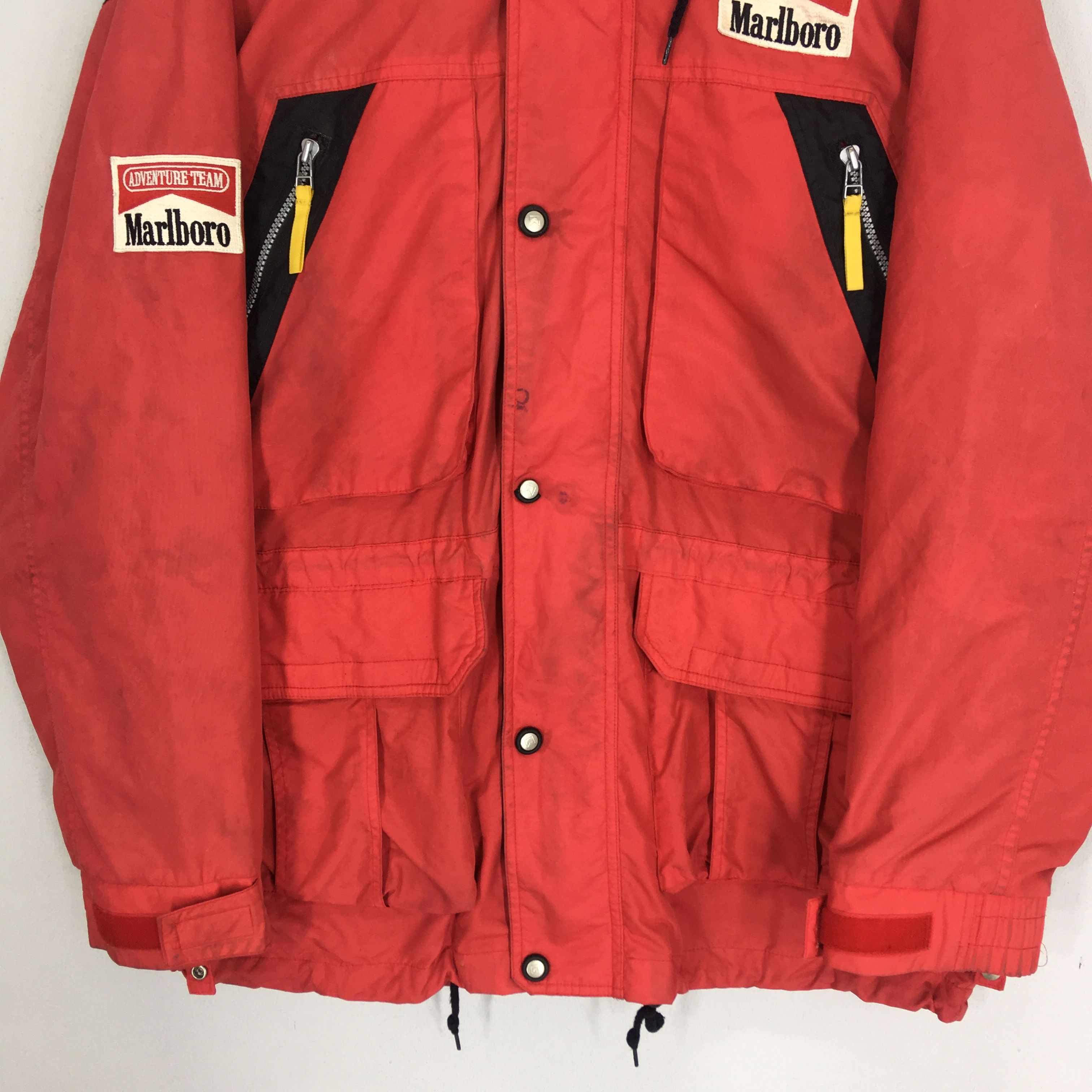 Marlboro Vintage 90s Marlboro Adventure Team Red Ski Jacket Size US L / EU 52-54 / 3 - 7 Thumbnail