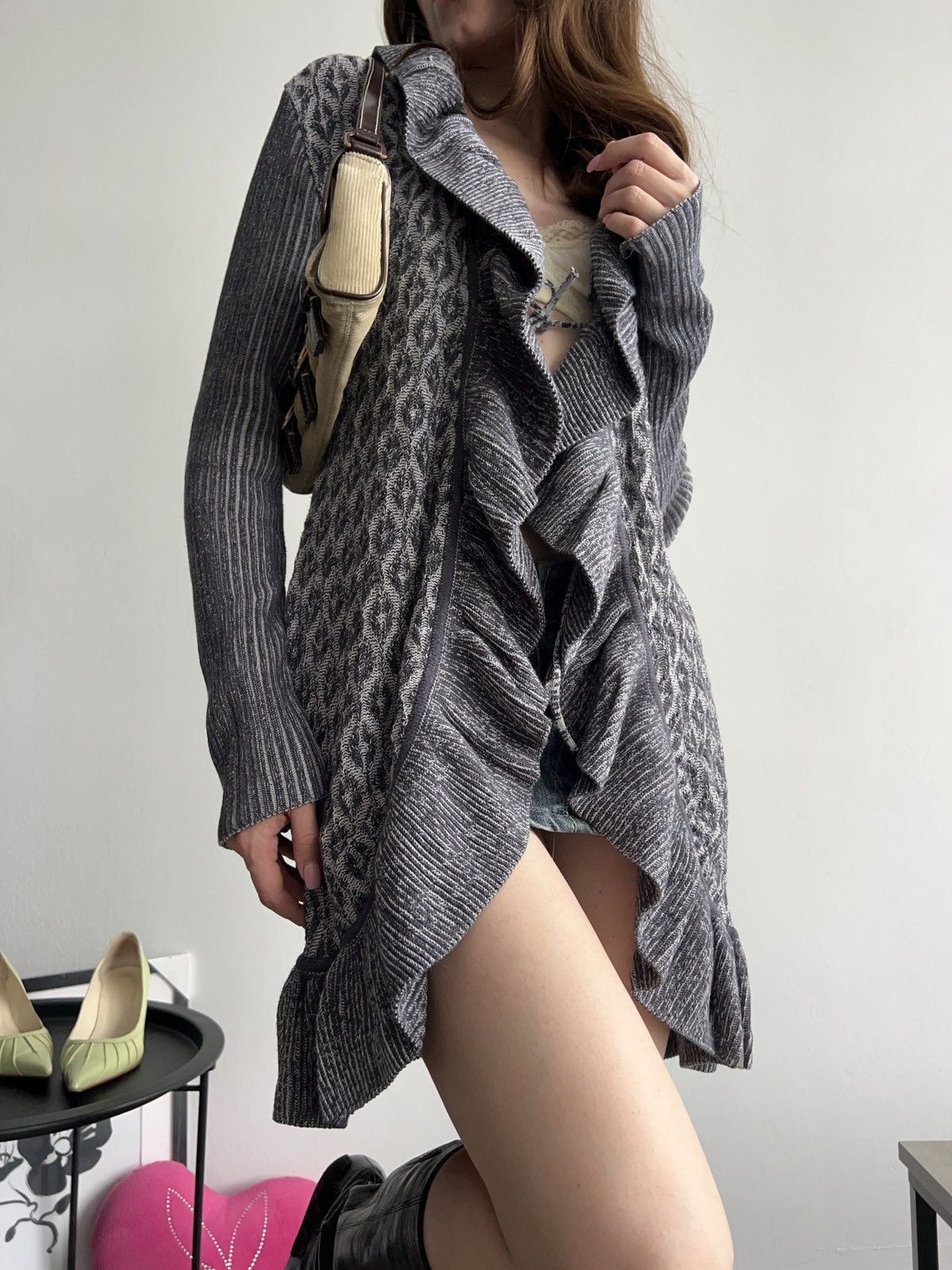 Japanese Brand × Vintage Vintage Grey Y2K Ruffle Knit Cardigan Office 00s Size M / US 6-8 / IT 42-44 - 4 Thumbnail