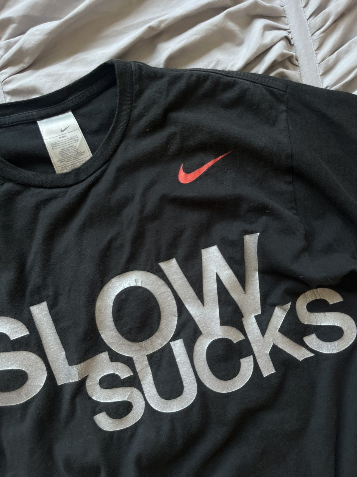 Nike Rare Vintage Nike “SLOW SUCKS” Tee 2000s Washed Y2K Size US XXL / EU 58 / 5 - 5 Thumbnail