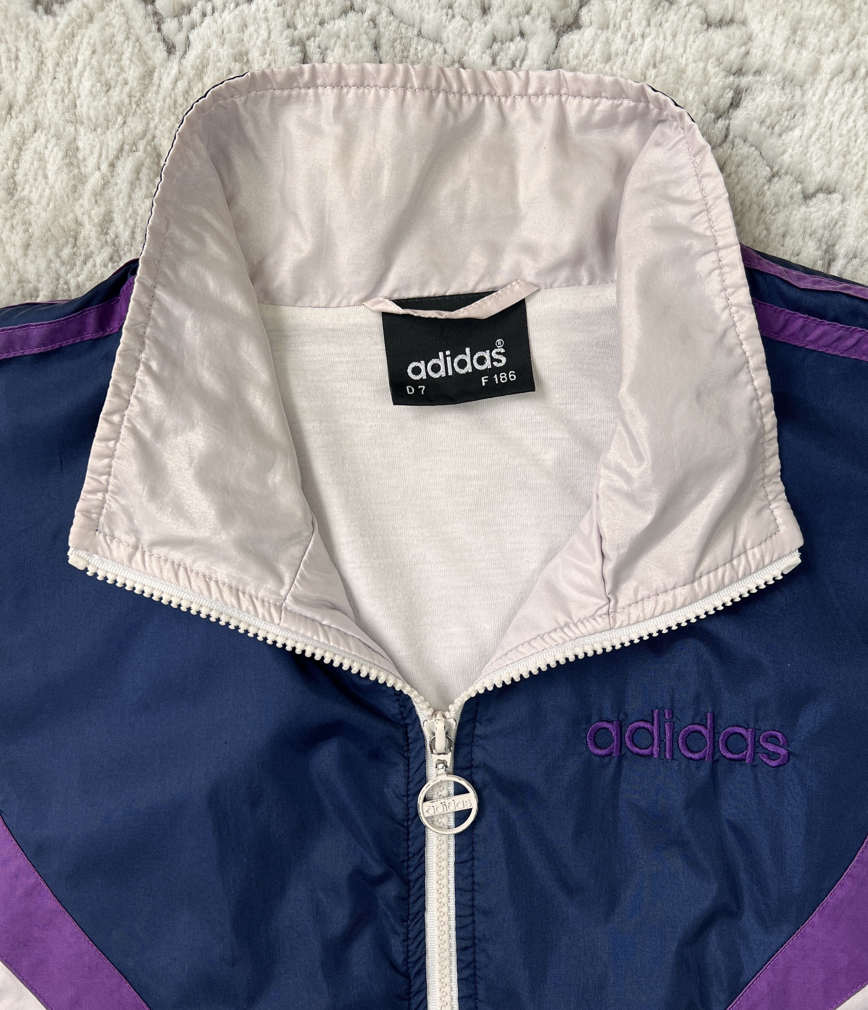 Adidas Vintage Adidas Chevron Panel Windbreaker Jacket - Size L Size US L / EU 52-54 / 3 - 22 Thumbnail