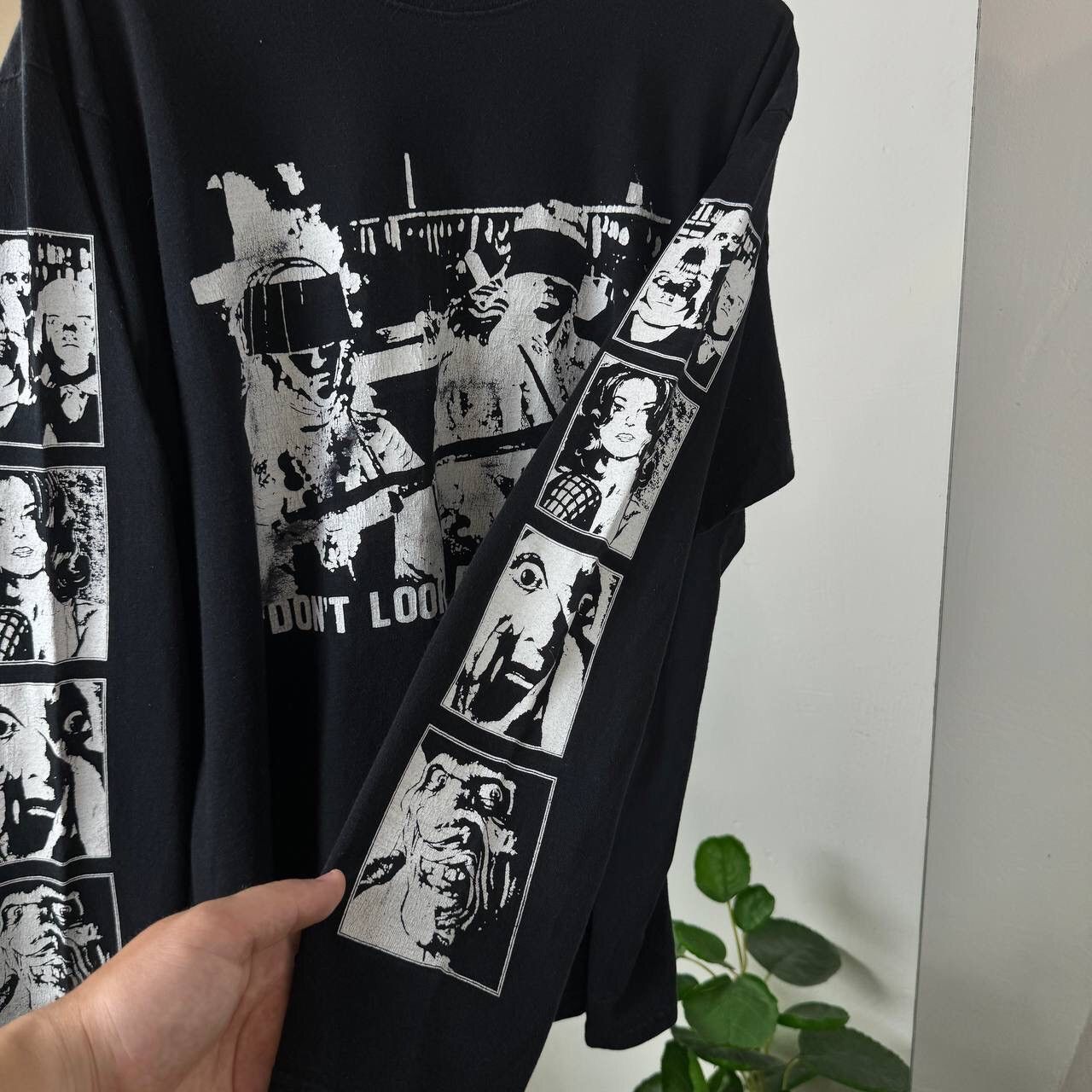 Vintage Don’t Look In The Basements Long Sleeve Tee Size US L / EU 52-54 / 3 - 4 Thumbnail