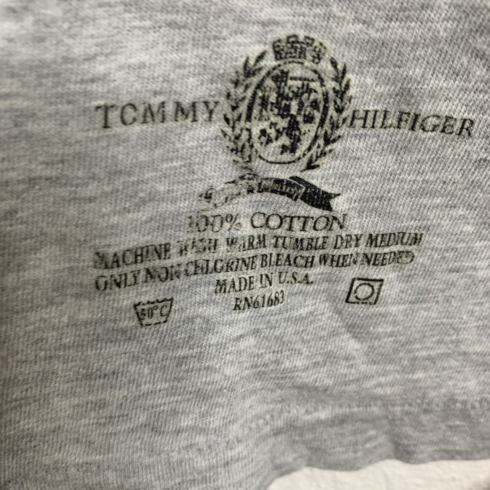 Tommy Hilfiger Vintage Tommy Hilfiger T-Shirt Crest USA Men’s Short Sleeve Size US L / EU 52-54 / 3 - 3 Thumbnail