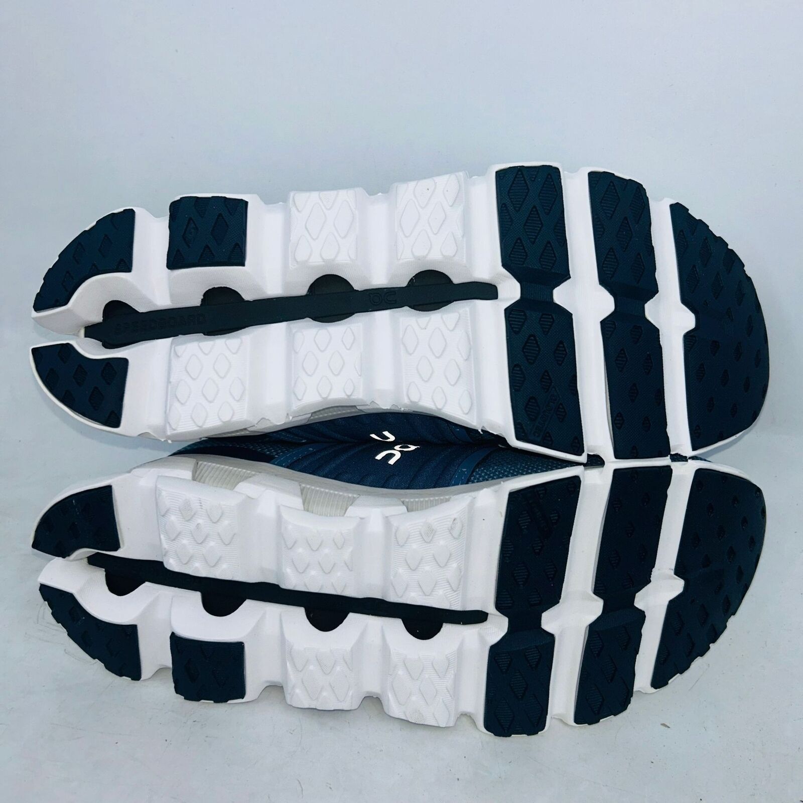 Apex One ON RUNNING CLOUDSWIFT 3 "WHITE" ATHLETIC SNEAKERS SIZE 9B Size US 9 / EU 42 - 5 Thumbnail