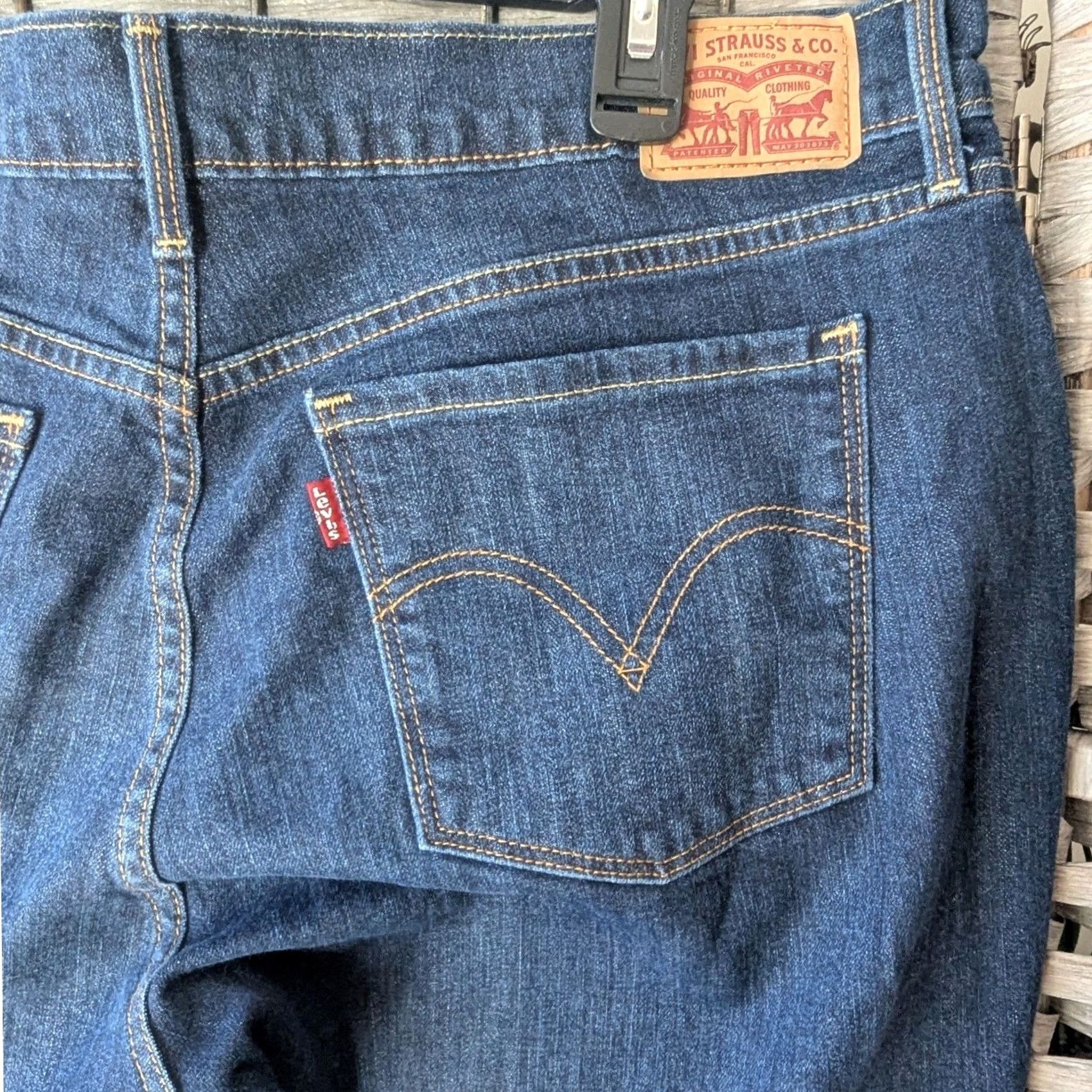 Levi's Levi's 505 Straight Jeans Womens 14W Dark Wash Denim Mid Rise 5-Pocket Button Zip Jeans Mens Women Girls? Size 36" / US 14 / IT 50 - 2 Thumbnail