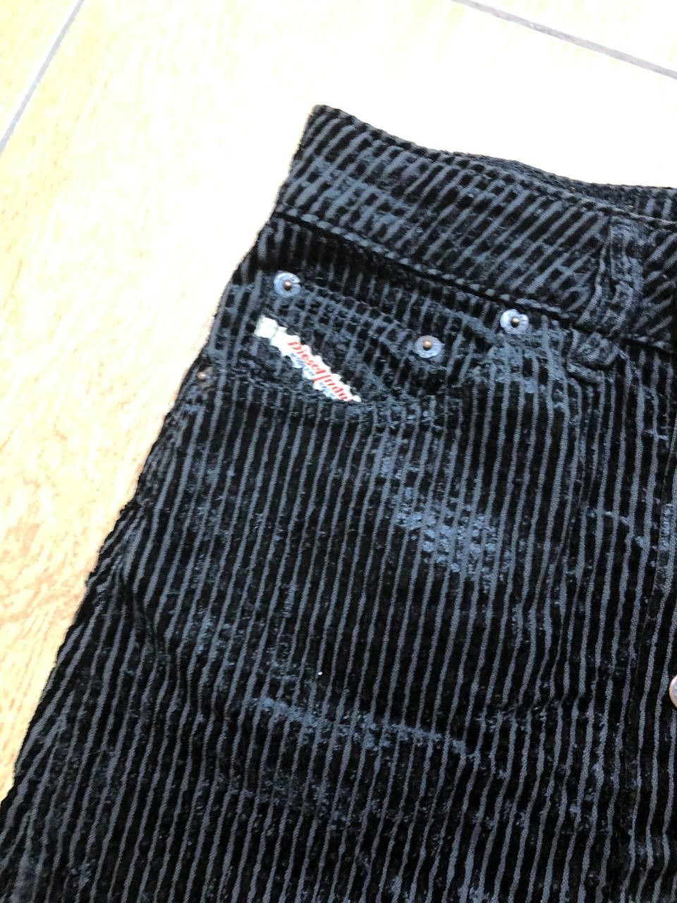 Diesel vintage Diesel 90s black corduroy velvet button up skirt Size 27" / US 4 / IT 40 - 13 Thumbnail