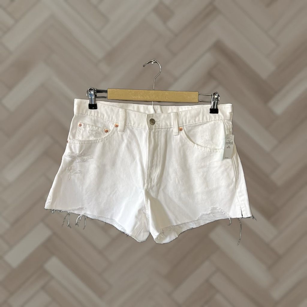Gap GAP Womens Denim Shorts Size 8P Stride Cutoff Raw Hem White Summer NWT Denim Shorts 5-Pocket Womens Casual Summer NWT Size 30" / US 8 / IT 44 - 1 Thumbnail