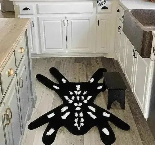 VIBE Handmade 3D Spider Shaped Soft Rug Size ONE SIZE - 1 Thumbnail