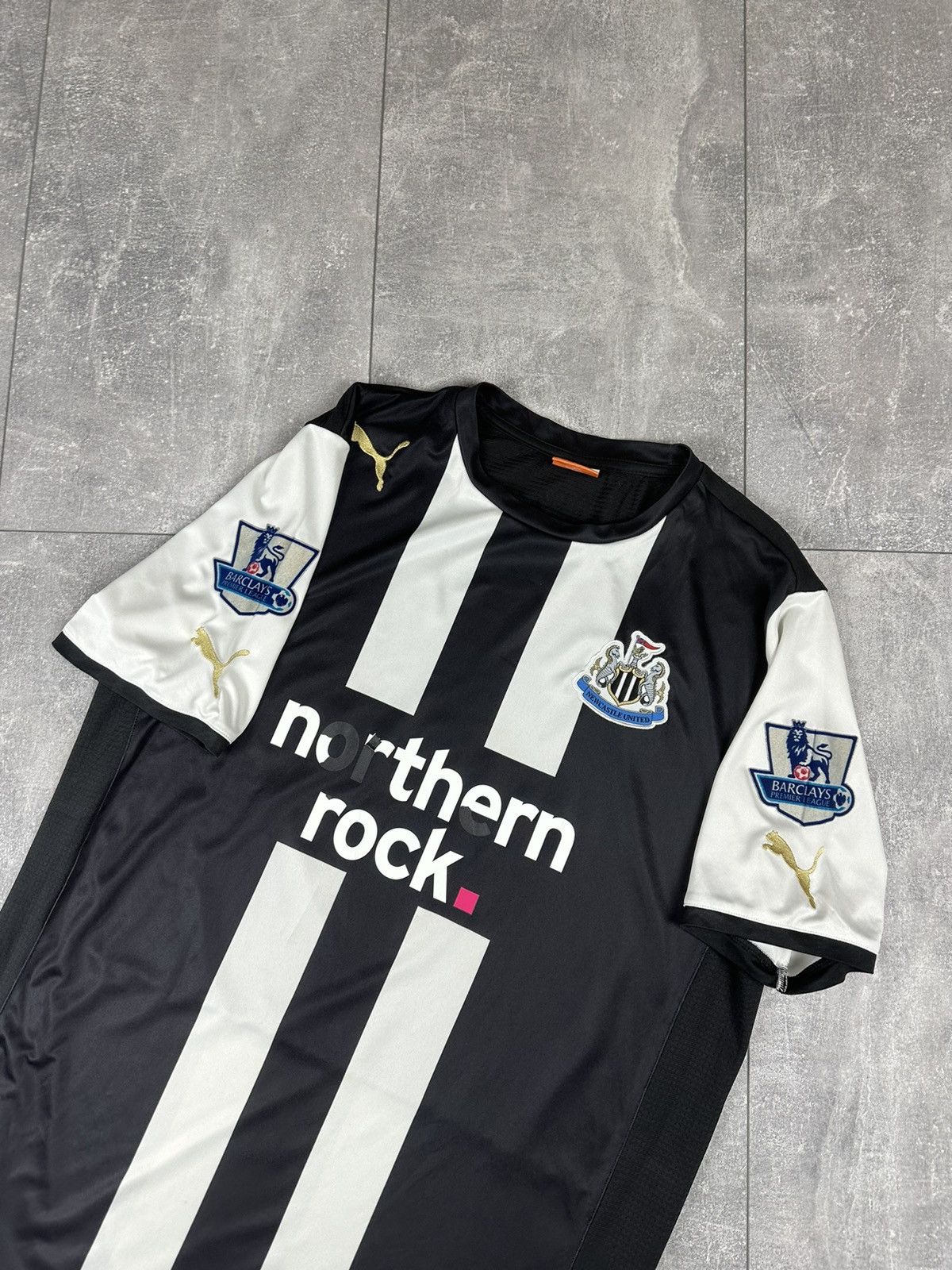 Puma Puma New Castle United 2011/12 Home Soccer Jersey Size US M / EU 48-50 / 2 - 10 Thumbnail