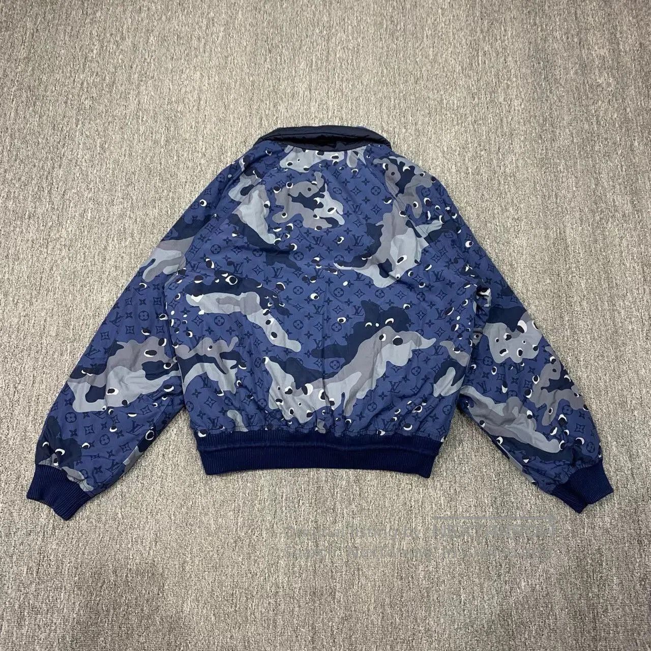 Louis Vuitton blue camouflage reversible cotton jacket. Size US L / EU 52-54 / 3 - 2 Thumbnail