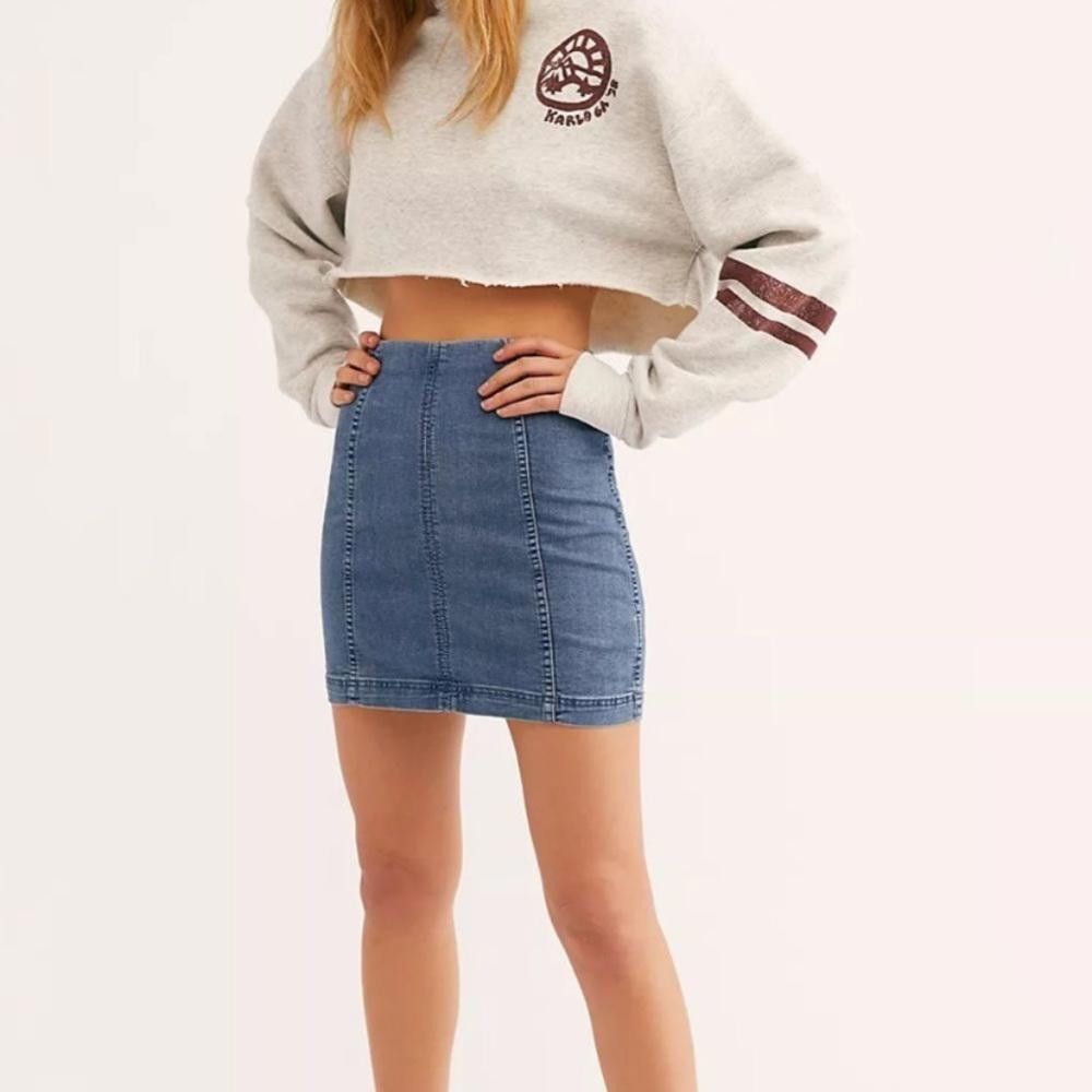 Designer Free People High-Waisted Denim Mini Skirt Size 25" / US 0 / IT 36 - 2 Thumbnail