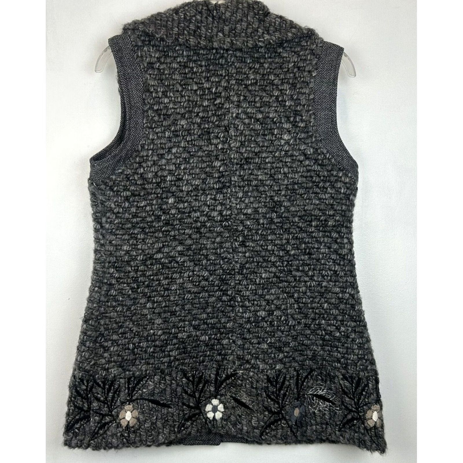 Vintage Marilu Sweater Vest Womans S Button Up Wool Blend Gray Made in Italy Art to Wear Size S / US 4 / IT 40 - 2 Thumbnail