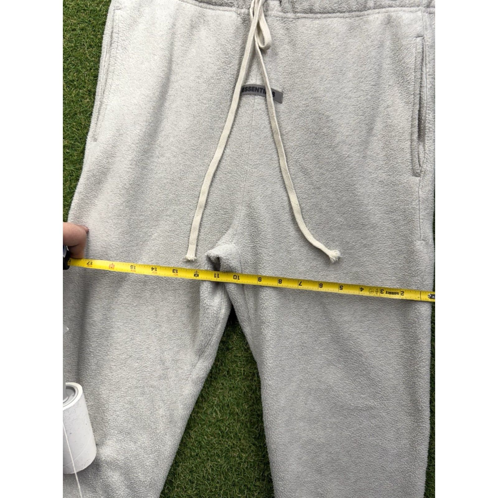 Fear of God Fear of God Essentials Pants Mens Large Polar Fleece Lounge Drawstring Beige 31 Inseam Regular Sweatpants Spring Mens Size US 33 - 5 Thumbnail