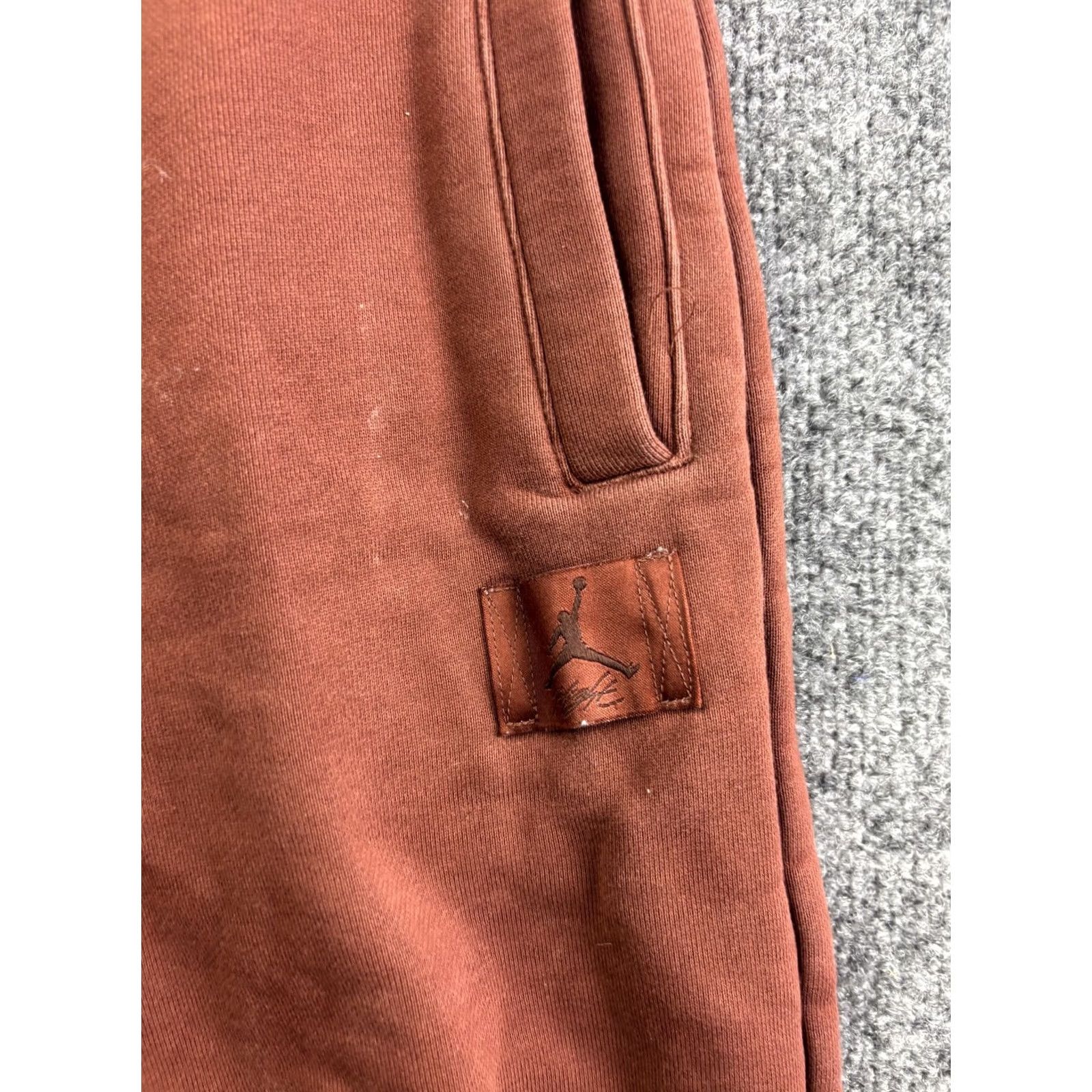 Jordan Brand Jordan Womens Sweatpants M Brown Fleece Wide-Leg Pockets Drawstring Casual Activewear 80/20 Cotton-Polyester Winter Size 32" / US 10 / IT 46 - 2 Thumbnail