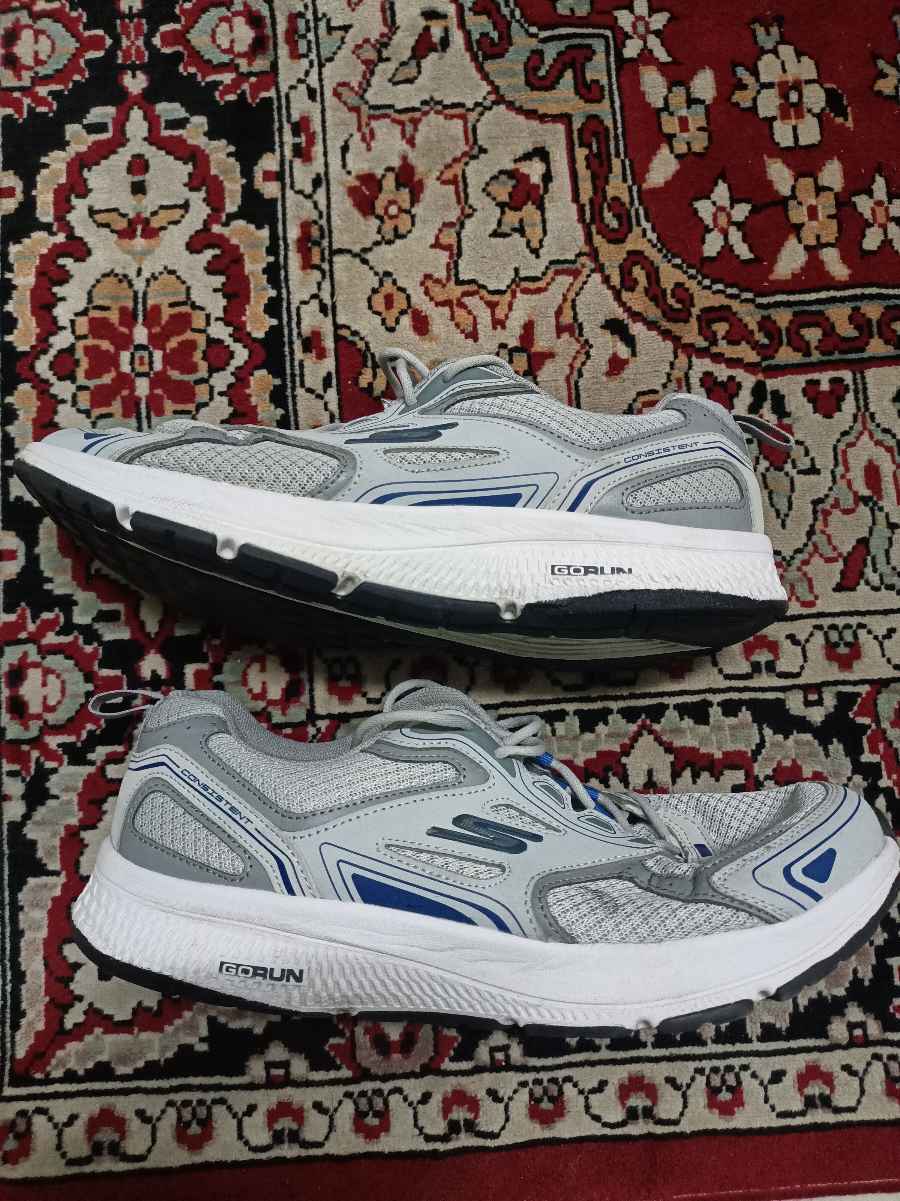 SKECHERS Skechers gorun Size US 9.5 / EU 42-43 - 2 Thumbnail