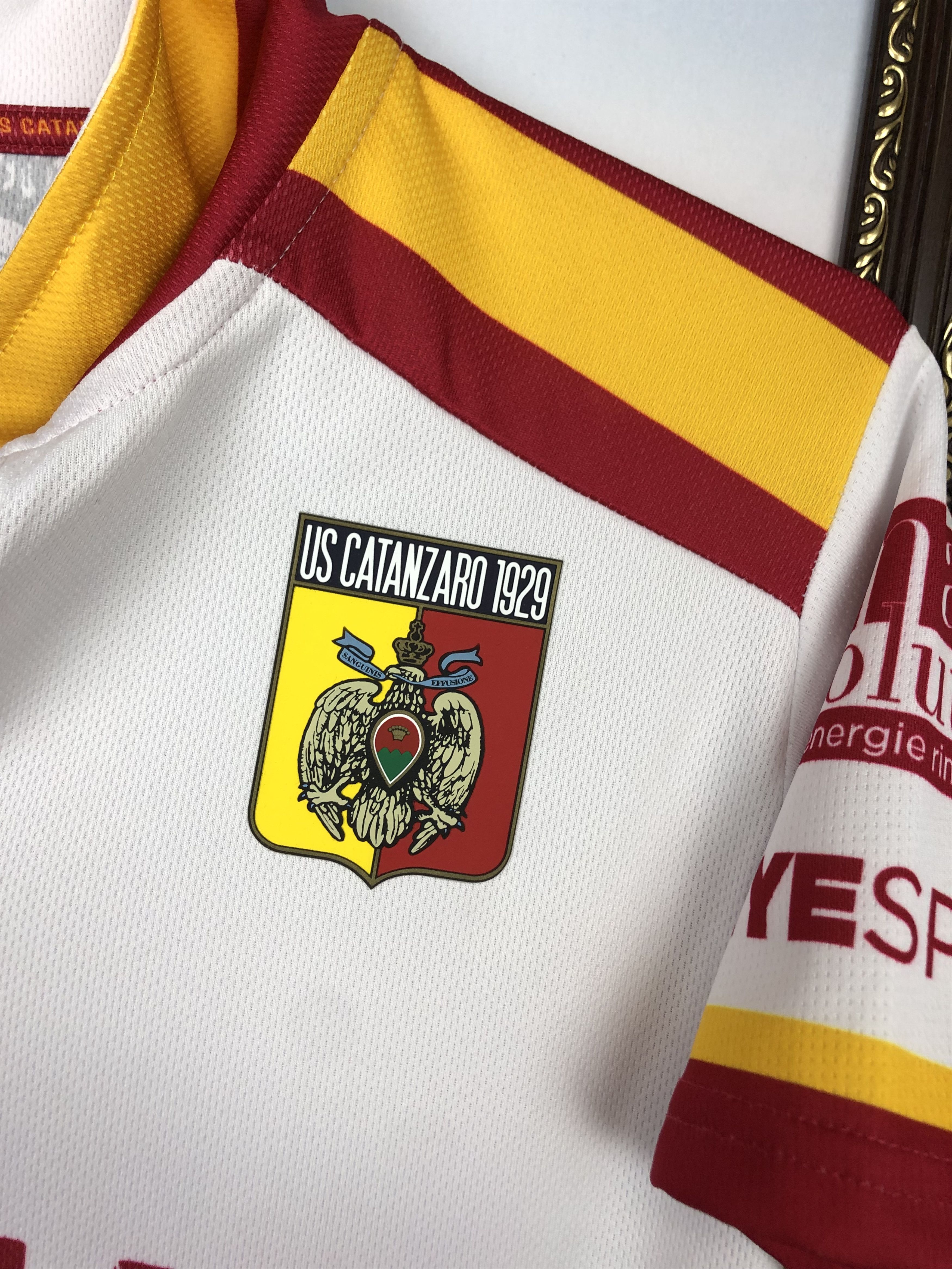 Vintage Catanzaro 1929 football shirt Soccer Jersey Maglia Tee Hype Size US XS / EU 42 / 0 - 4 Thumbnail
