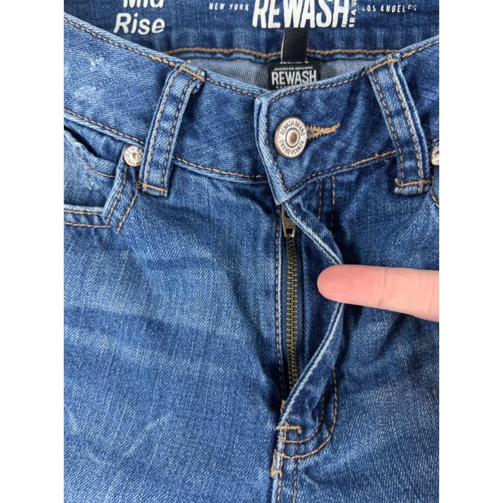 Vintage VINTAGE Rewash Jeans Women's Blue Denim 3 Wide-Leg Distressed 25x24 Low Rise 24 Inseam 5-Pocket Mens? Size 26" / US 2 / IT 38 - 5 Thumbnail