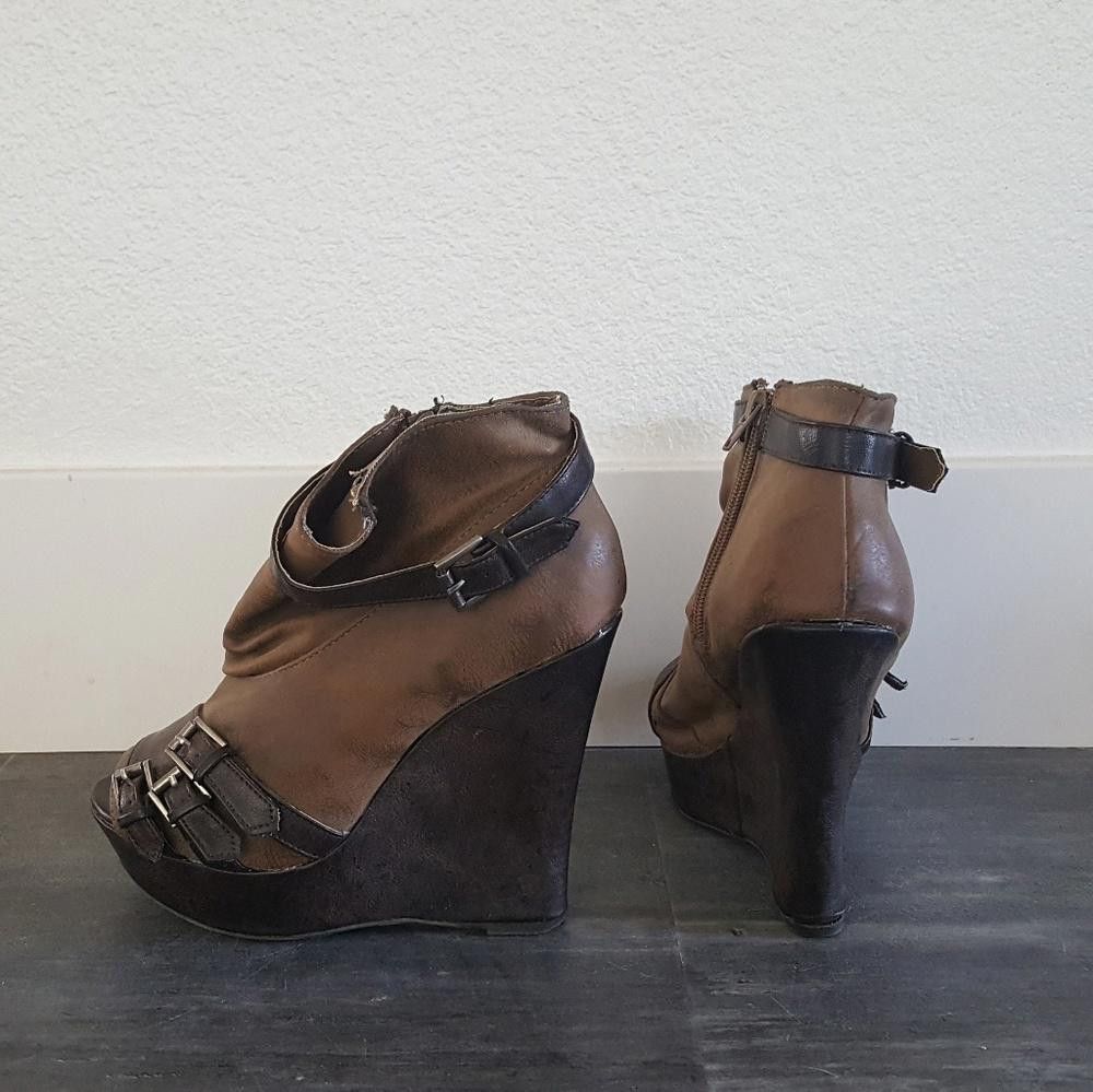 Designer Chocolate Buckle Detailed Booties Size US 7 / IT 37 - 1 Thumbnail