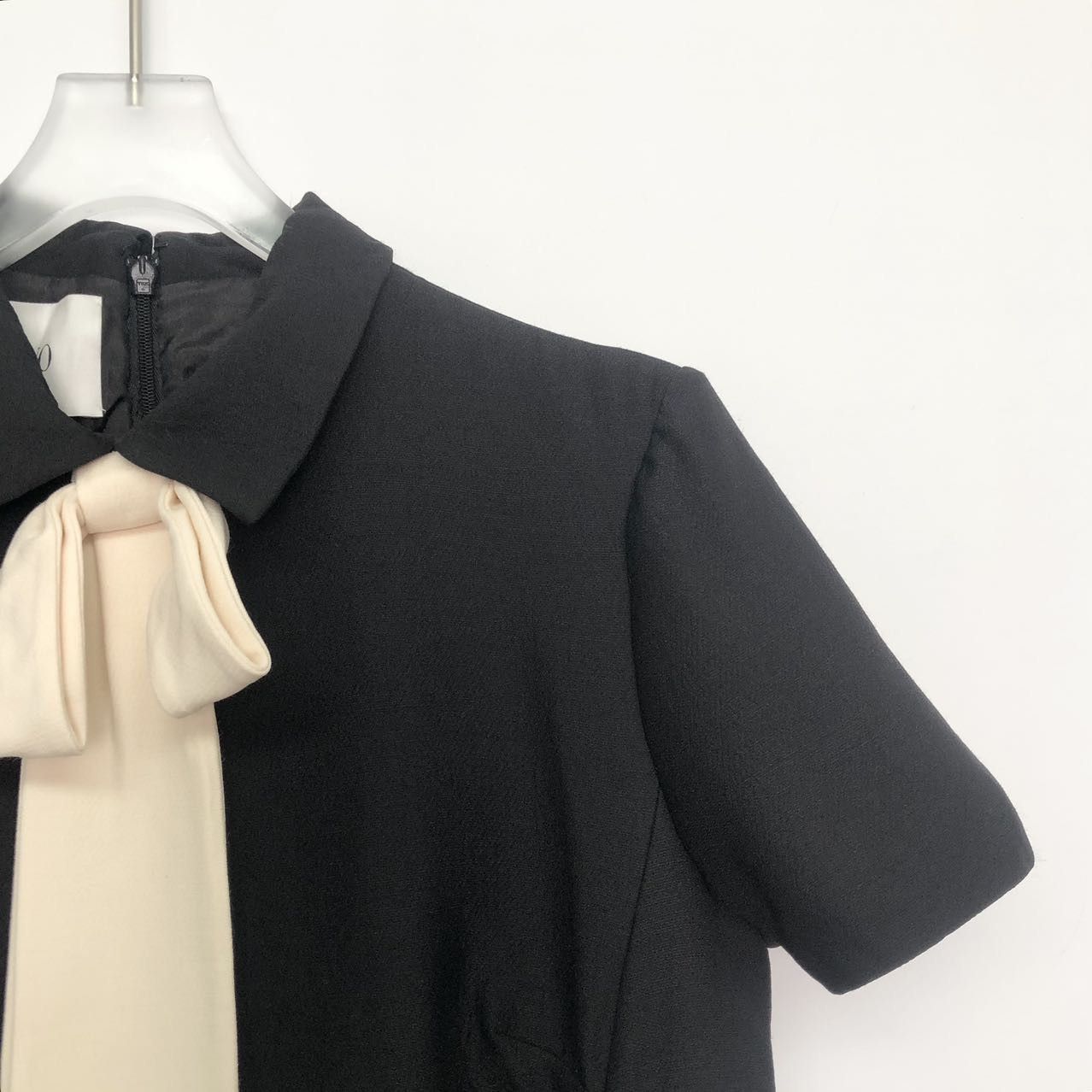 Valentino Valentino Bow Decor Loose Casual Short-sleeve Dress K26WX Size S / US 4 / IT 40 - 3 Thumbnail