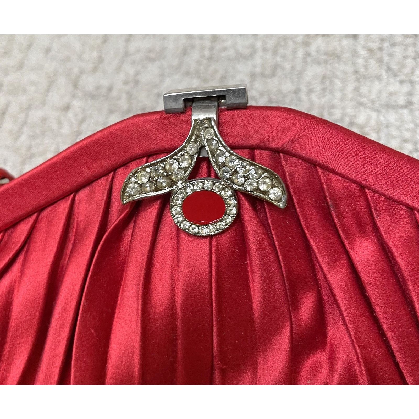 Gucci Vintage Gucci Red Pleated Satin Evening Bag Handbag Clutch Size ONE SIZE - 11 Thumbnail
