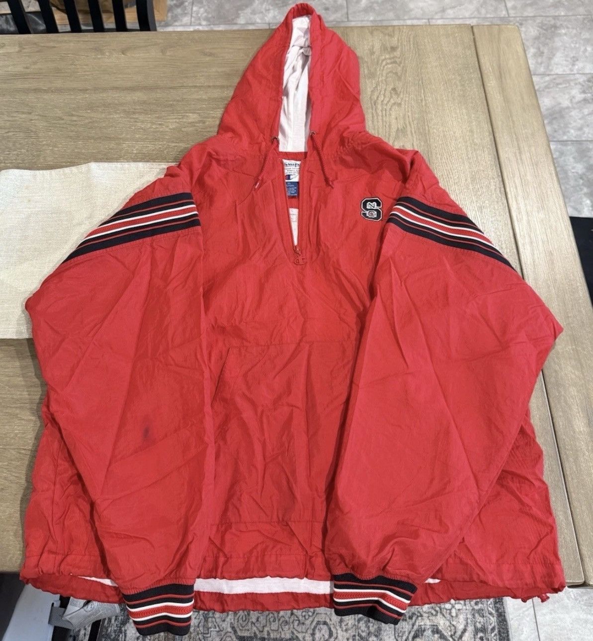 Champion * RARE* Vintage Champion XL NC STATE Windbreaker With Hood Size US XL / EU 56 / 4 - 2 Thumbnail