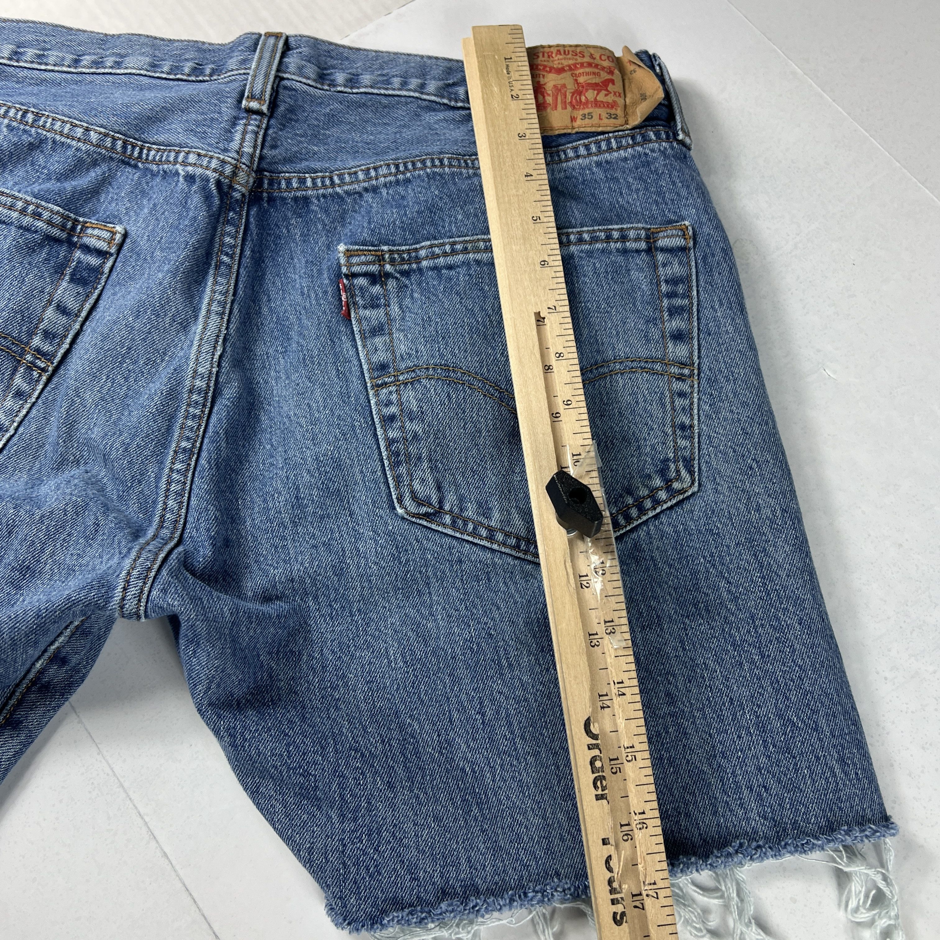 Levi's Levi's Jean Shorts 501 Straight Faded Cut Off Denim Jorts Size US 35 - 13 Thumbnail