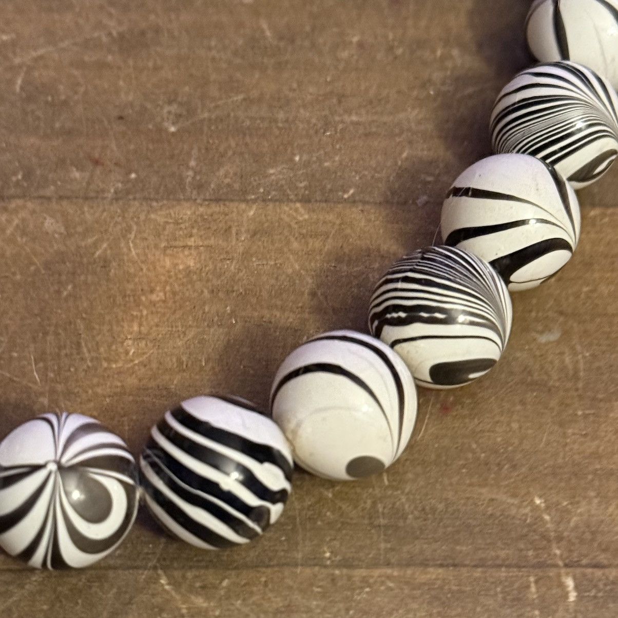 Vintage Vintage white and black striped bead collar necklace Size ONE SIZE - 3 Thumbnail