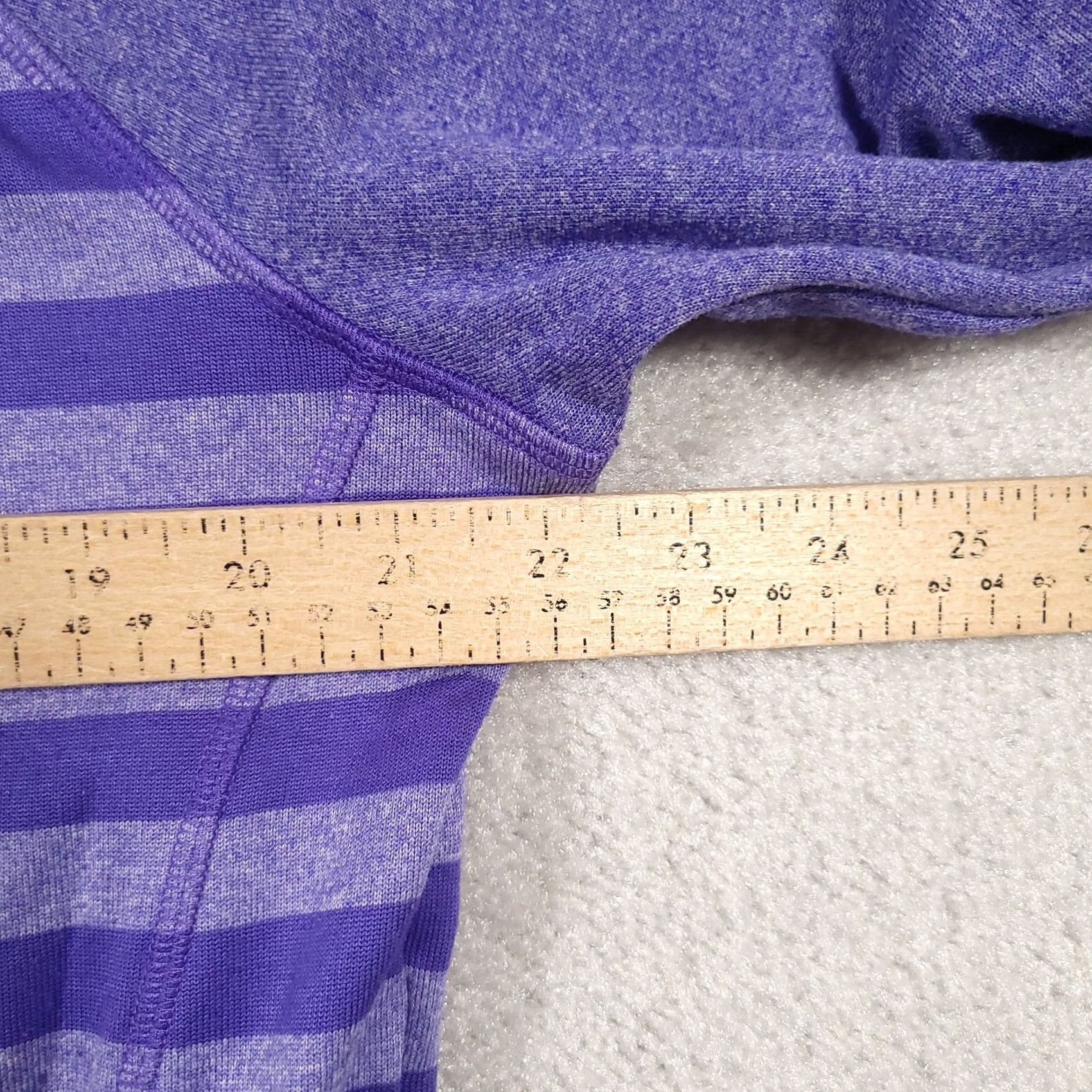 Adidas Adidas Climawarm Pullover Round Neck Women's Large Purple Striped Thumbholes Sweatshirt Pullover Sports Logo Outdoor Size L / US 10 / IT 46 - 4 Thumbnail