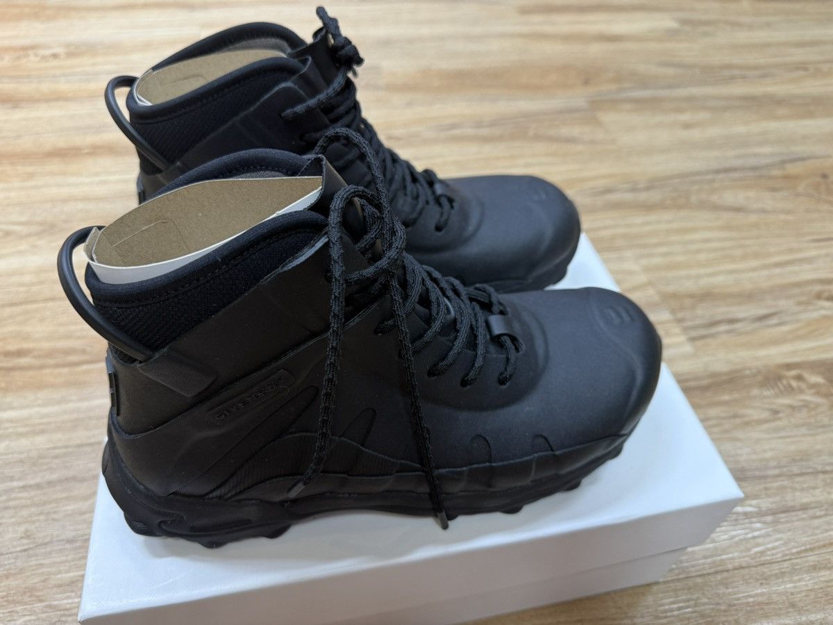 Givenchy Givenchy x Bogs High Lace up Boots in Black Rubber Size US 10 / EU 43 - 4 Thumbnail